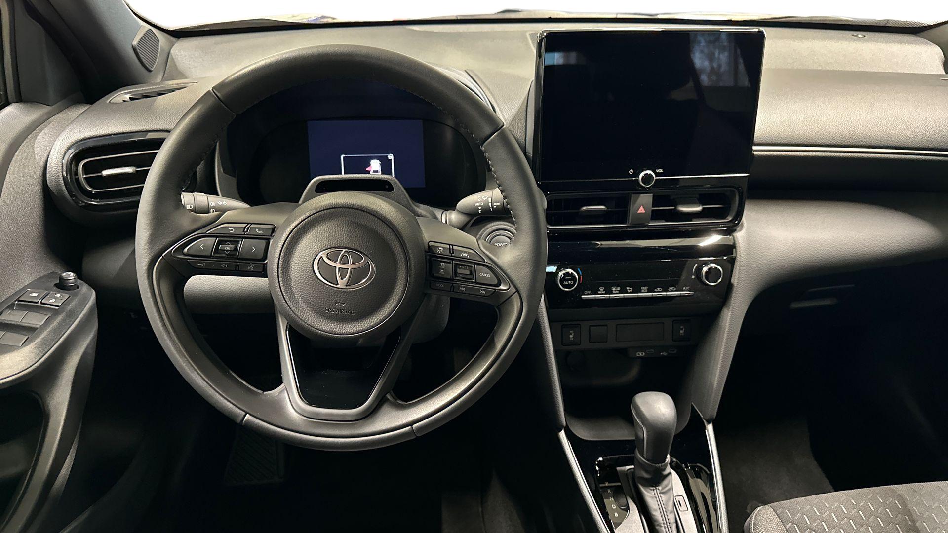 Toyota Yaris Cross 13