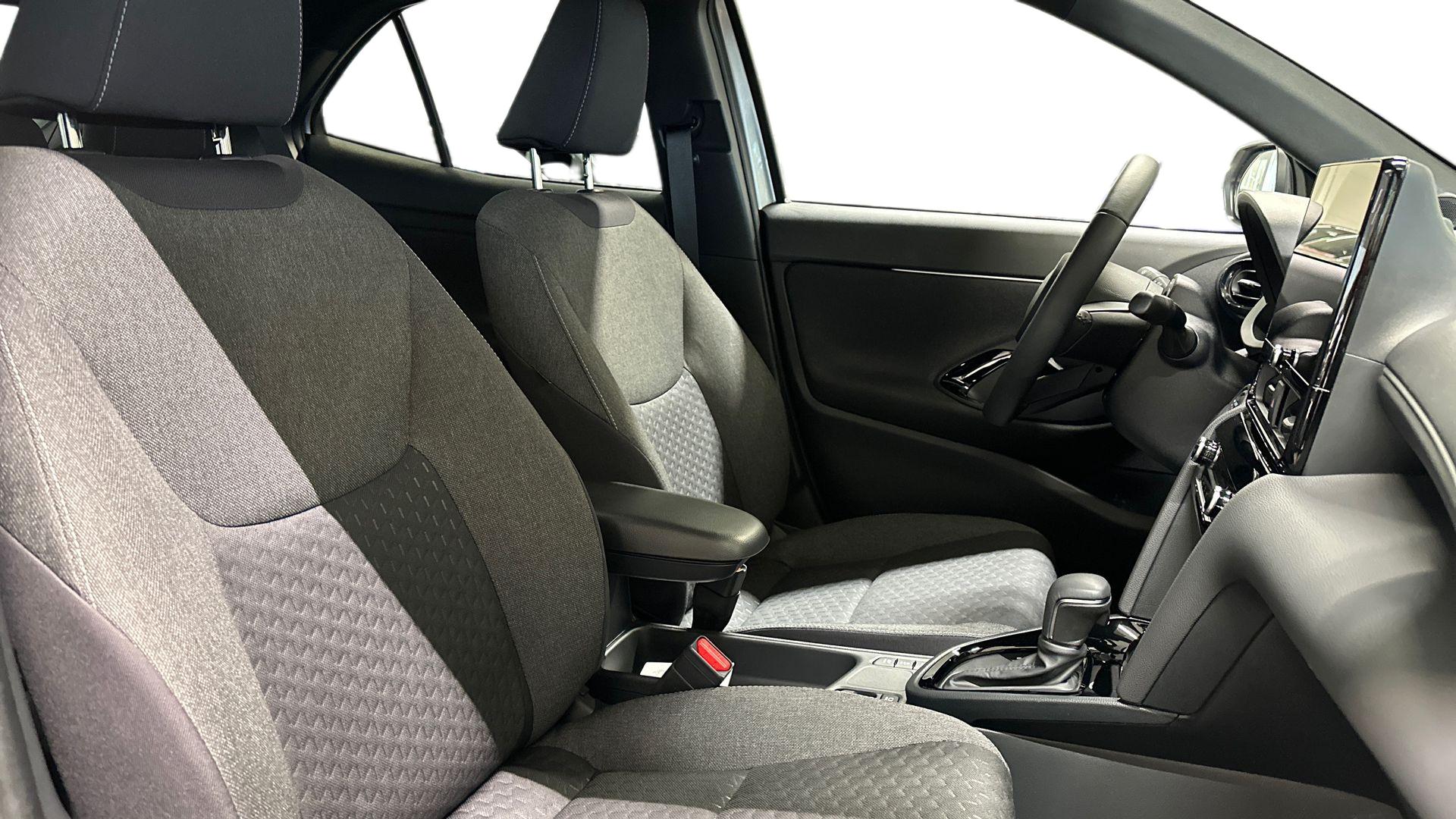 Toyota Yaris Cross 19