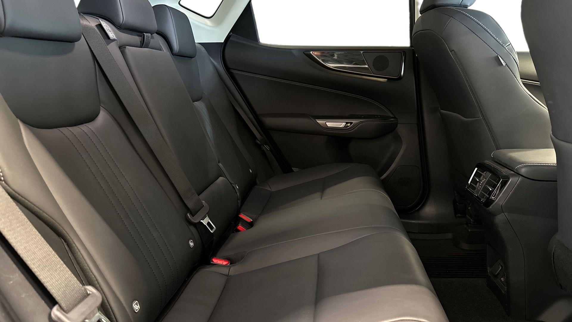 Lexus NX 2023