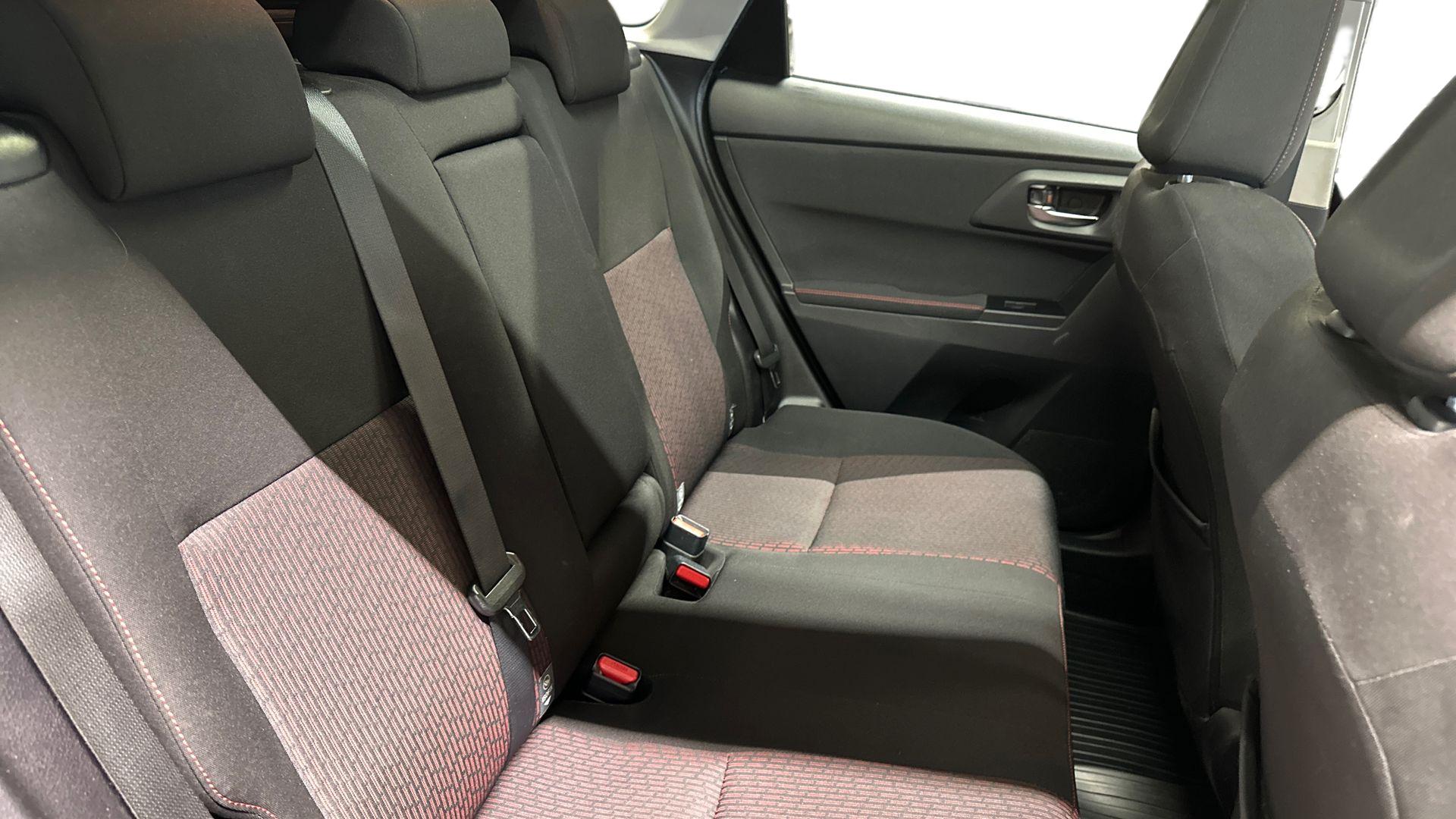 Toyota Auris 2013