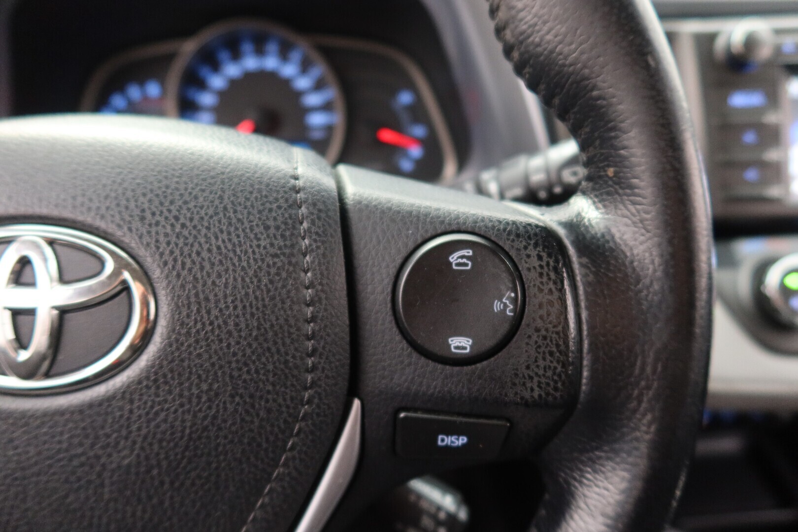 TOYOTA RAV4 2015