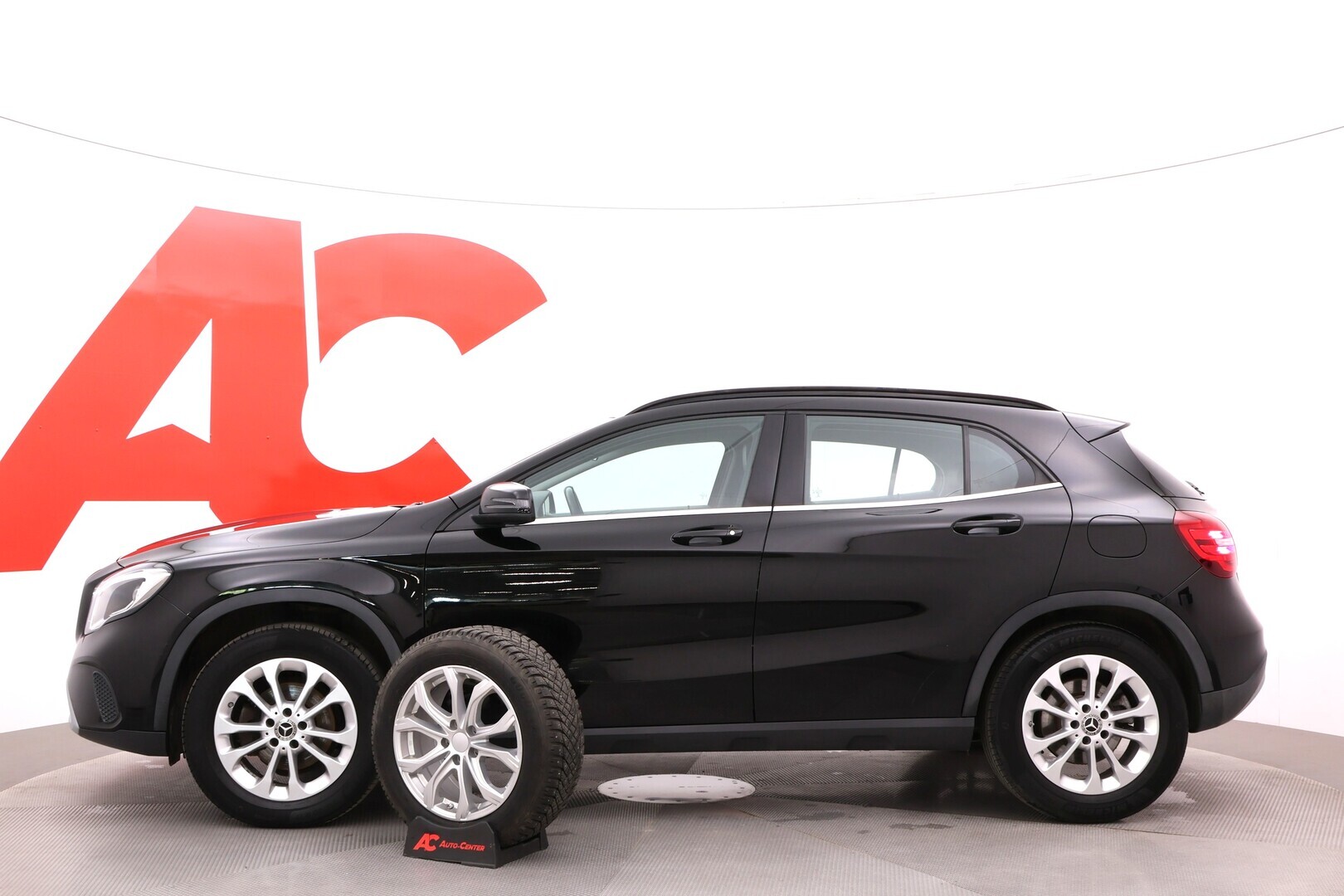 MERCEDES-BENZ GLA 2017