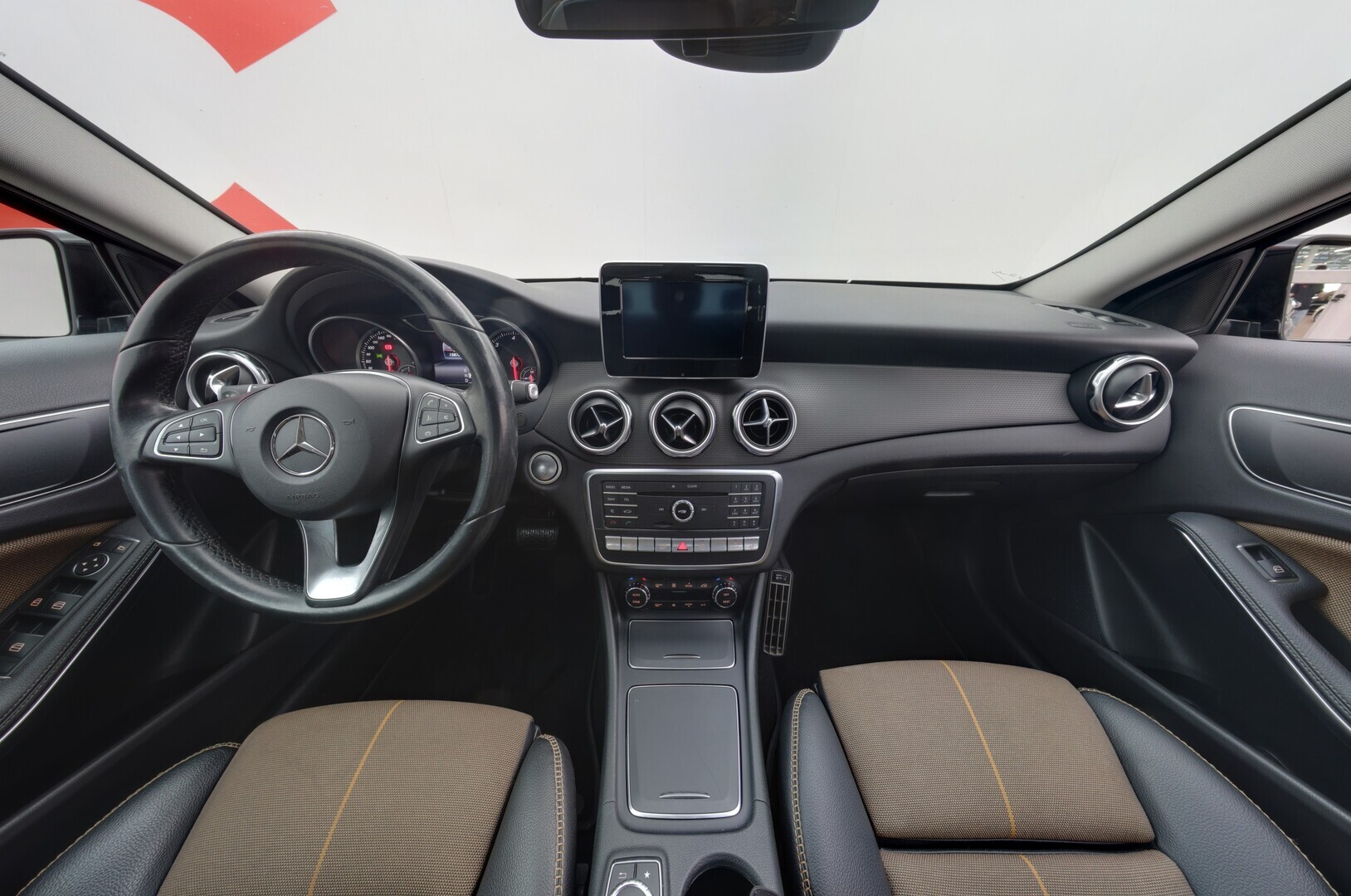 MERCEDES-BENZ GLA 2017
