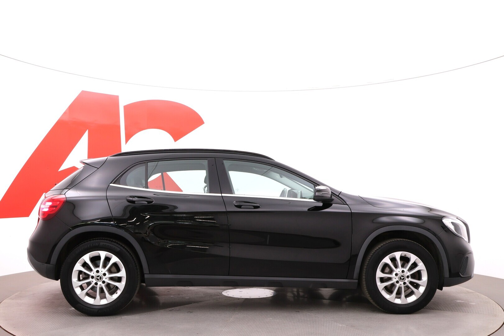 MERCEDES-BENZ GLA 2017
