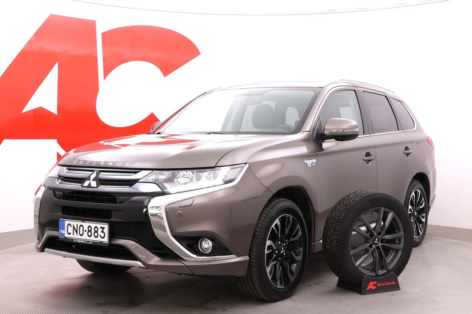 MITSUBISHI Outlander PHEV 2015
