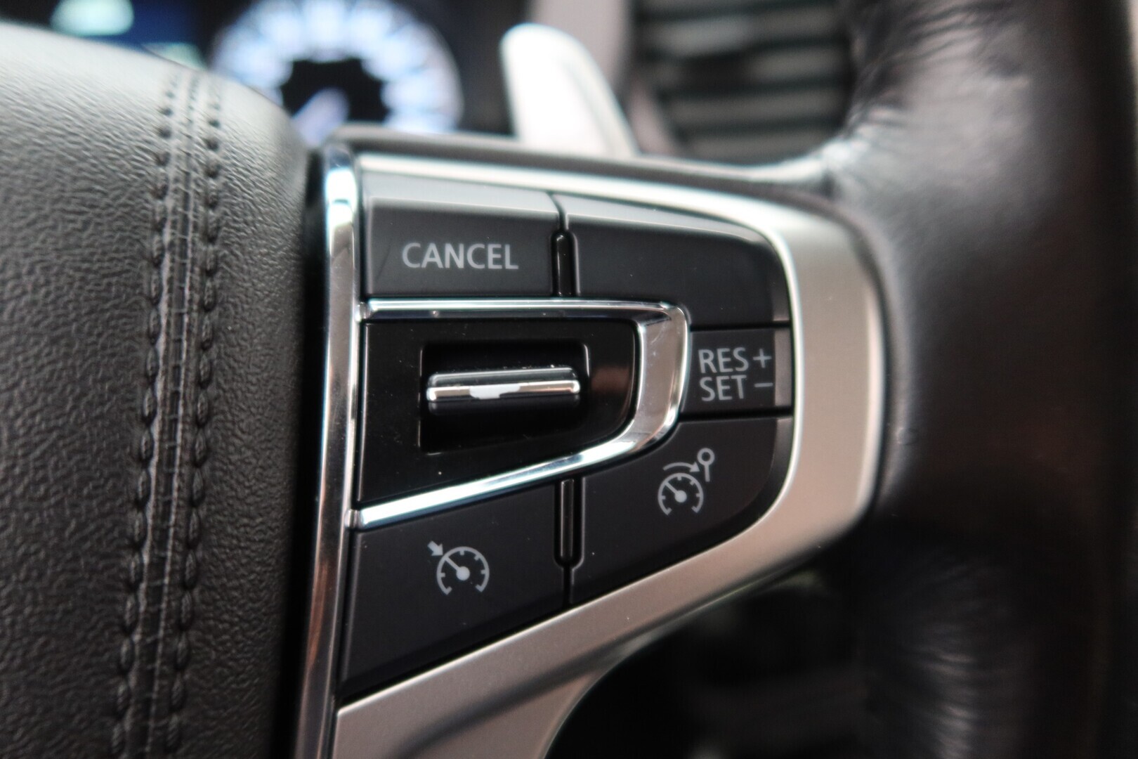 MITSUBISHI Outlander PHEV 2015