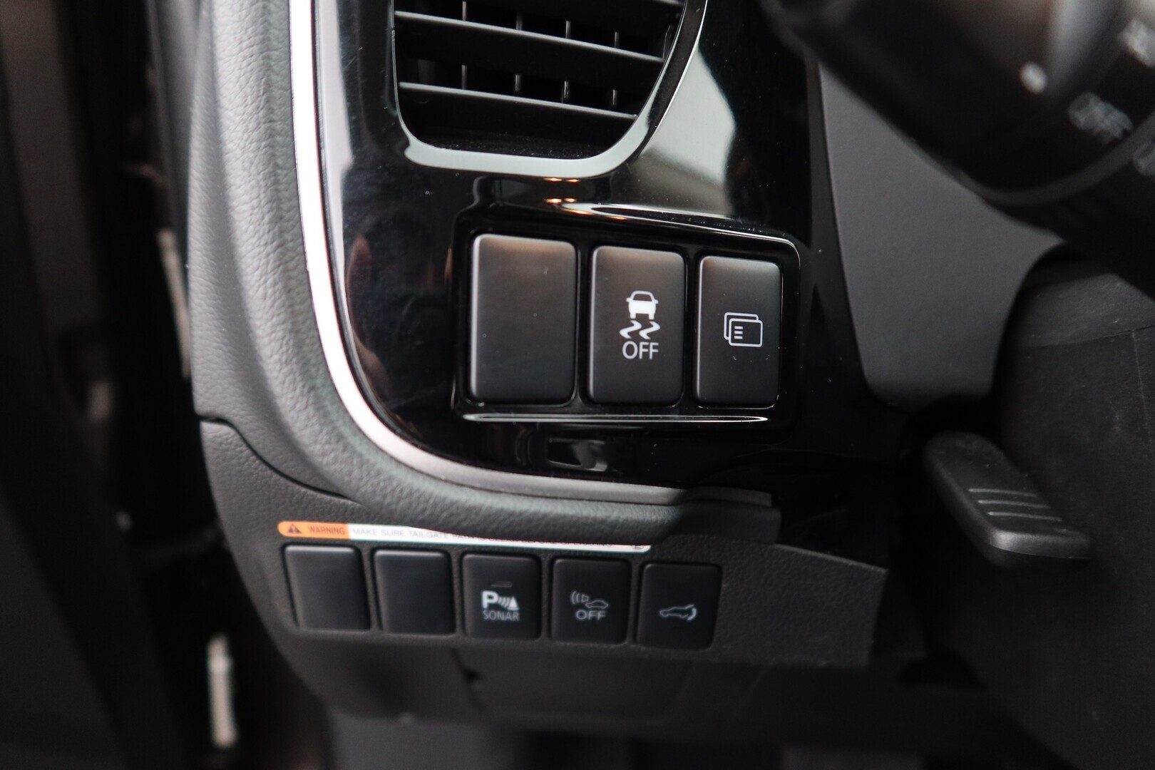 MITSUBISHI Outlander PHEV 2015