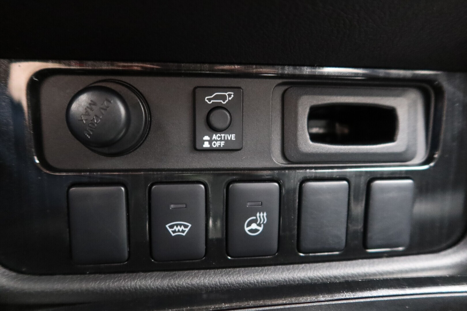 MITSUBISHI Outlander PHEV 2015