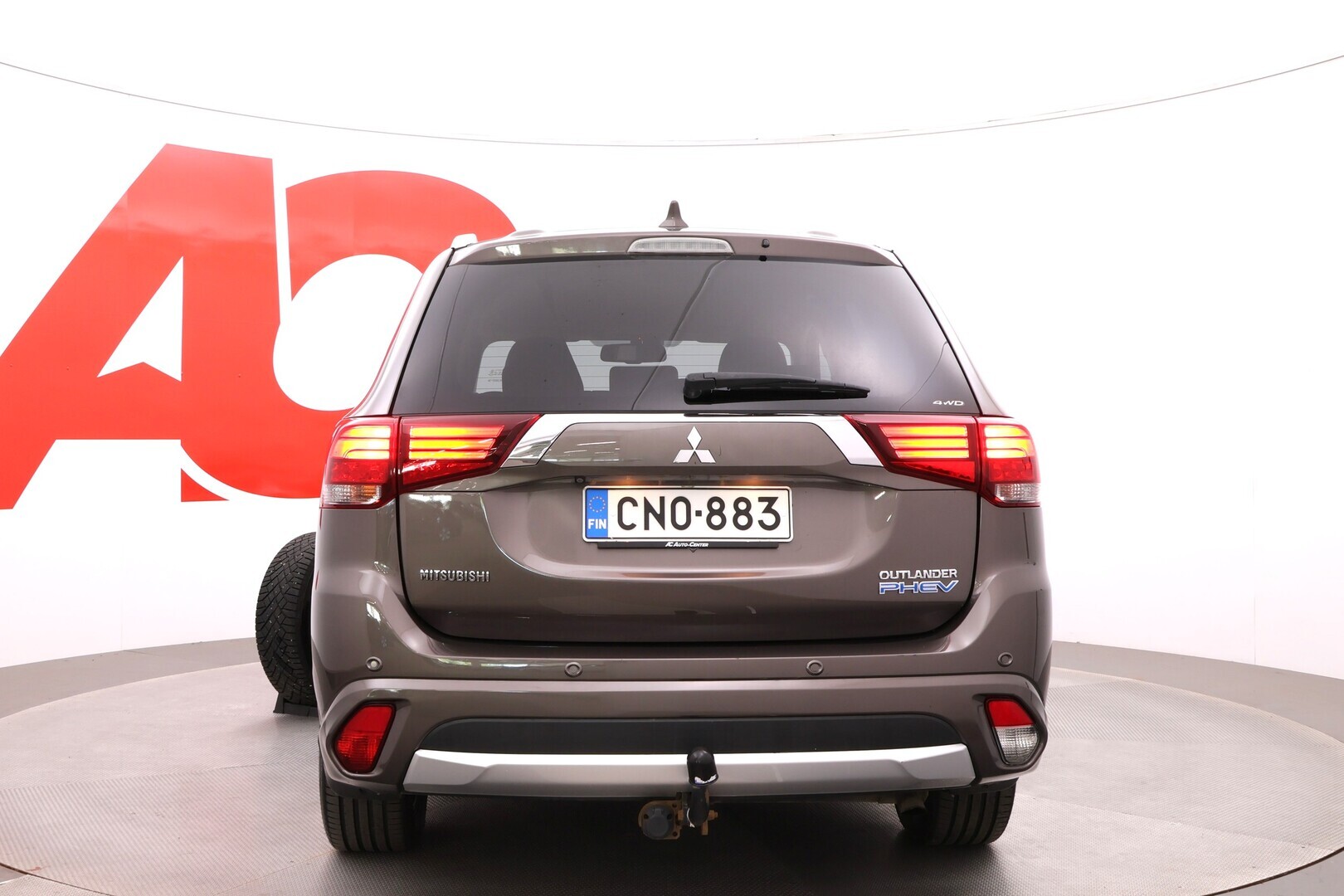 MITSUBISHI Outlander PHEV 2015