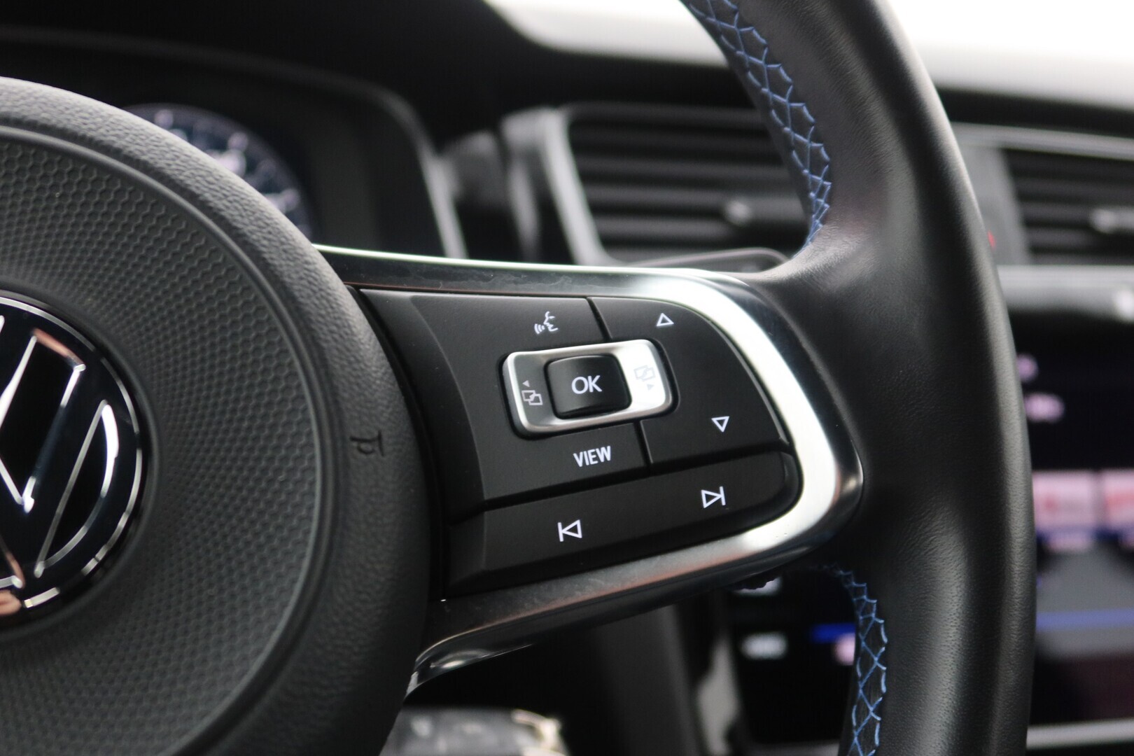 VOLKSWAGEN Golf 2020