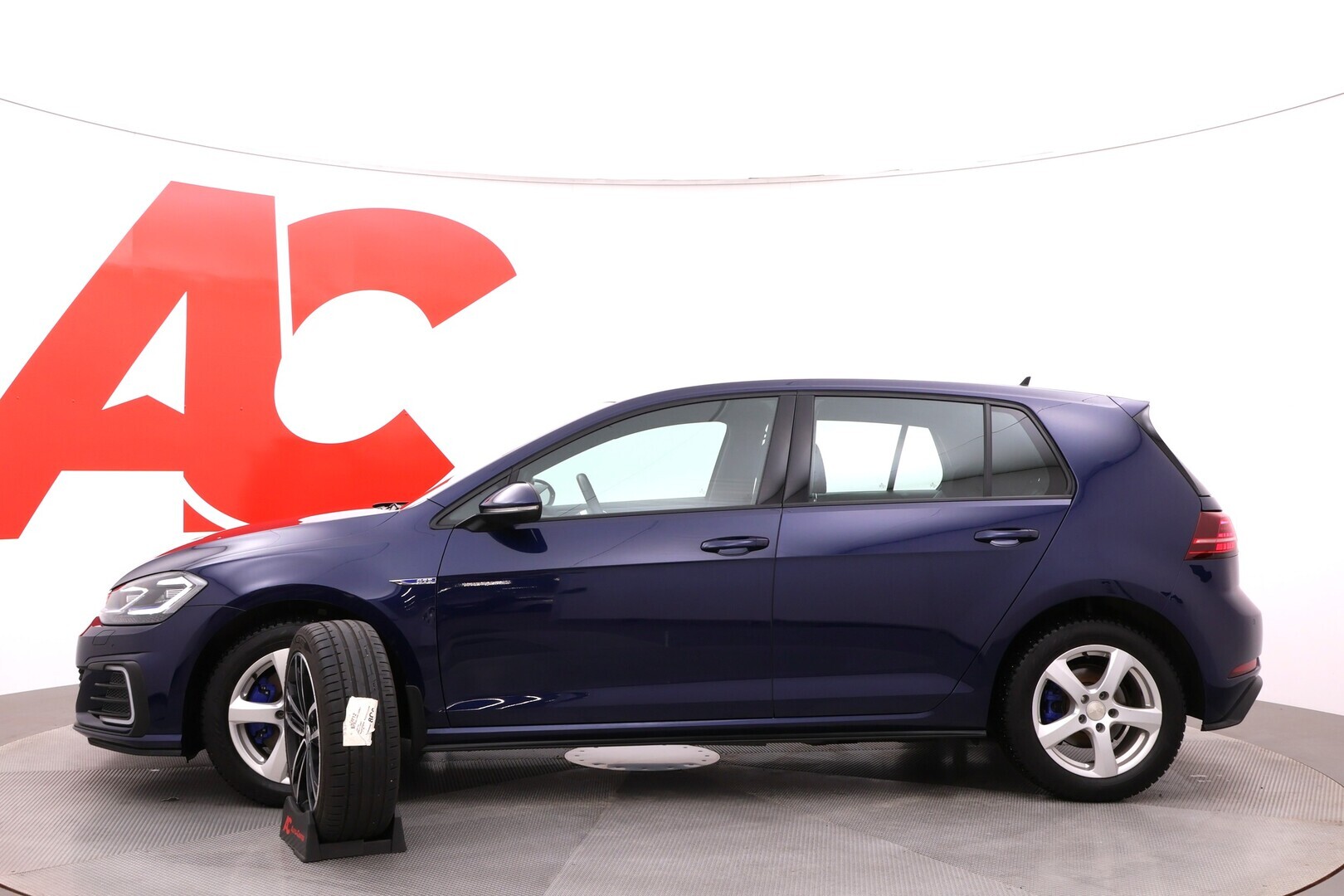 VOLKSWAGEN Golf 2020