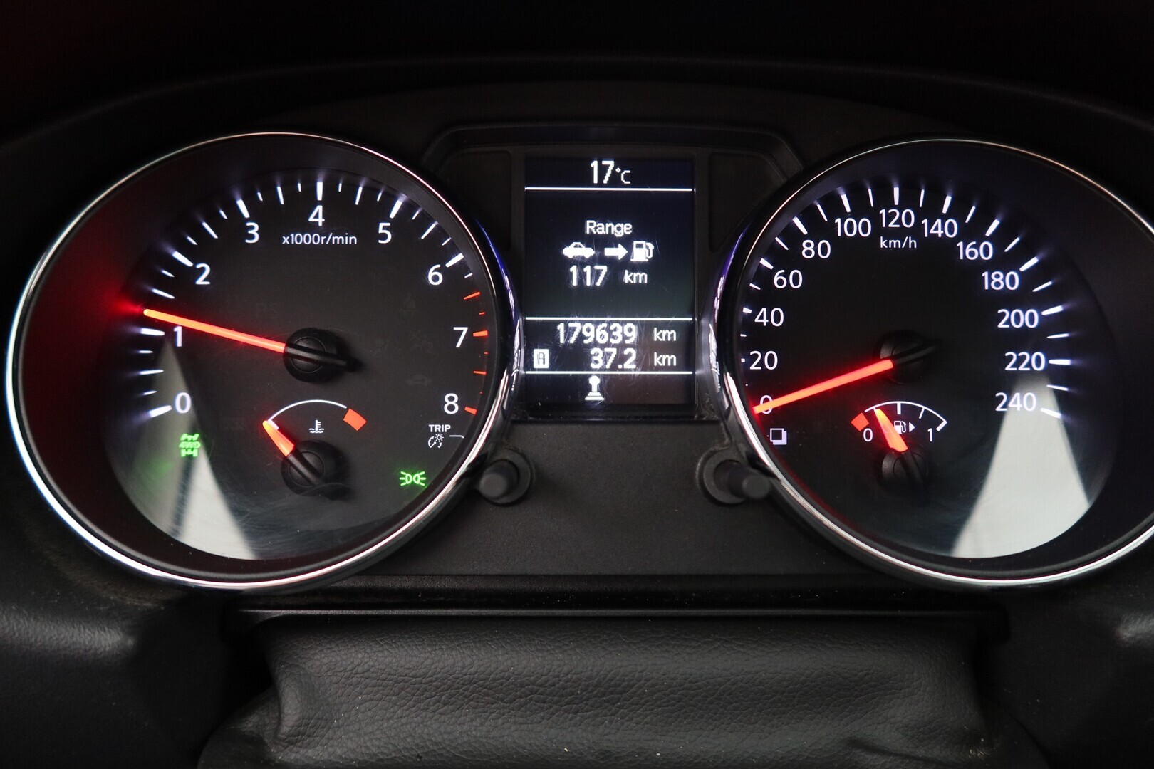 NISSAN Qashqai+2 2011
