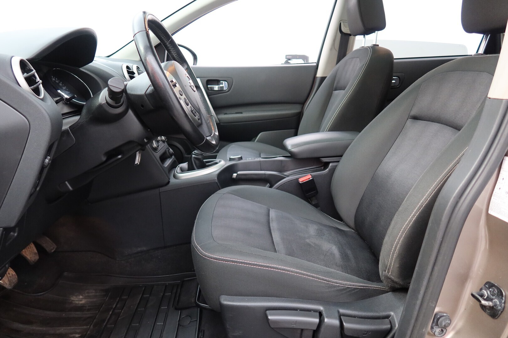 NISSAN Qashqai+2 2011
