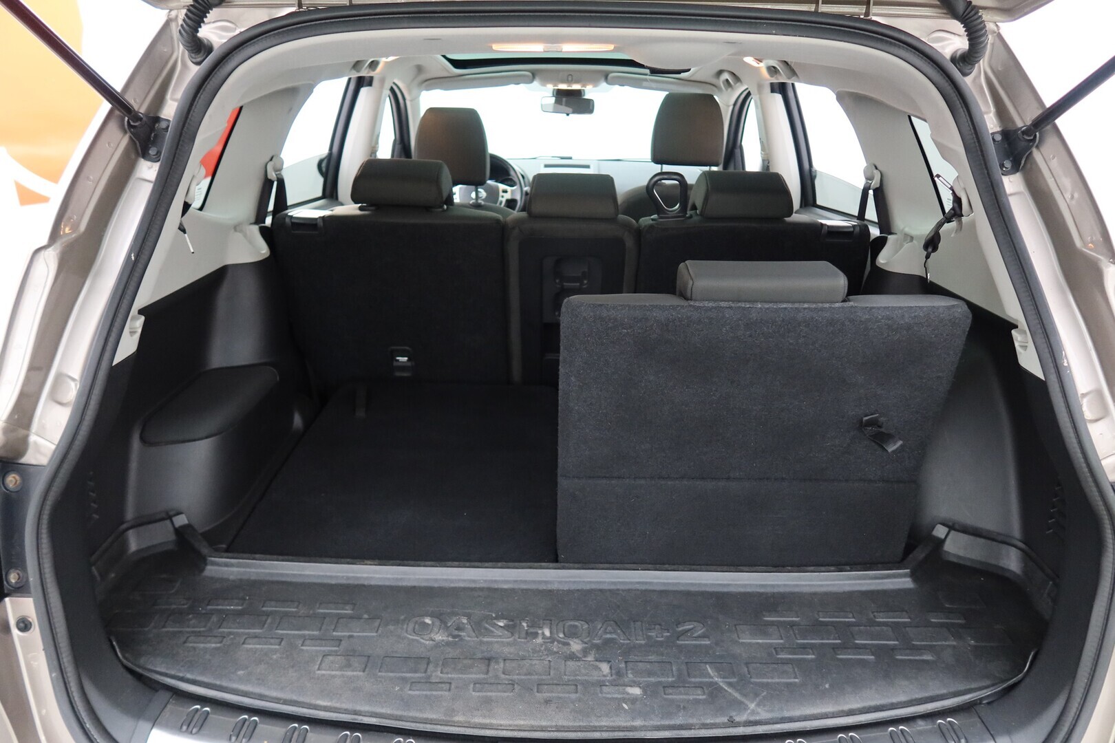NISSAN Qashqai+2 2011