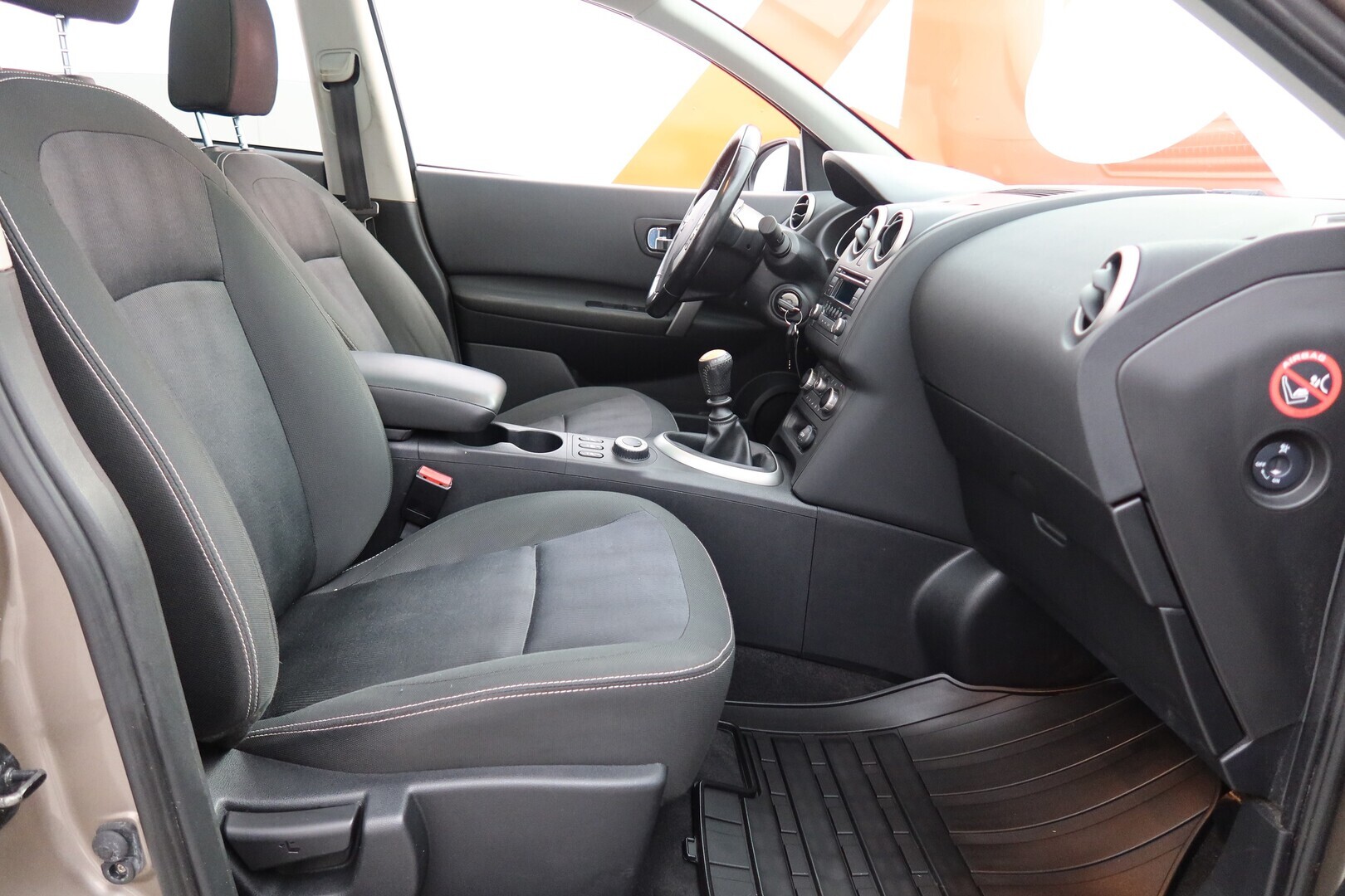 NISSAN Qashqai+2 2011
