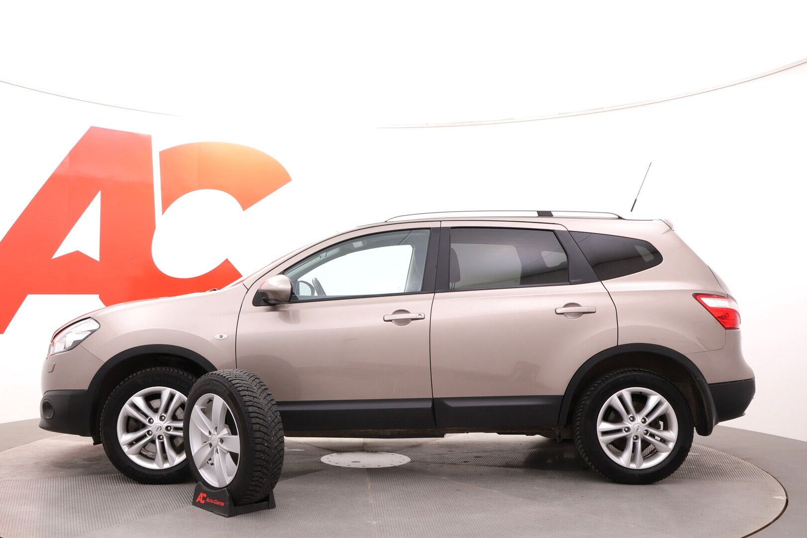 NISSAN Qashqai+2 2011