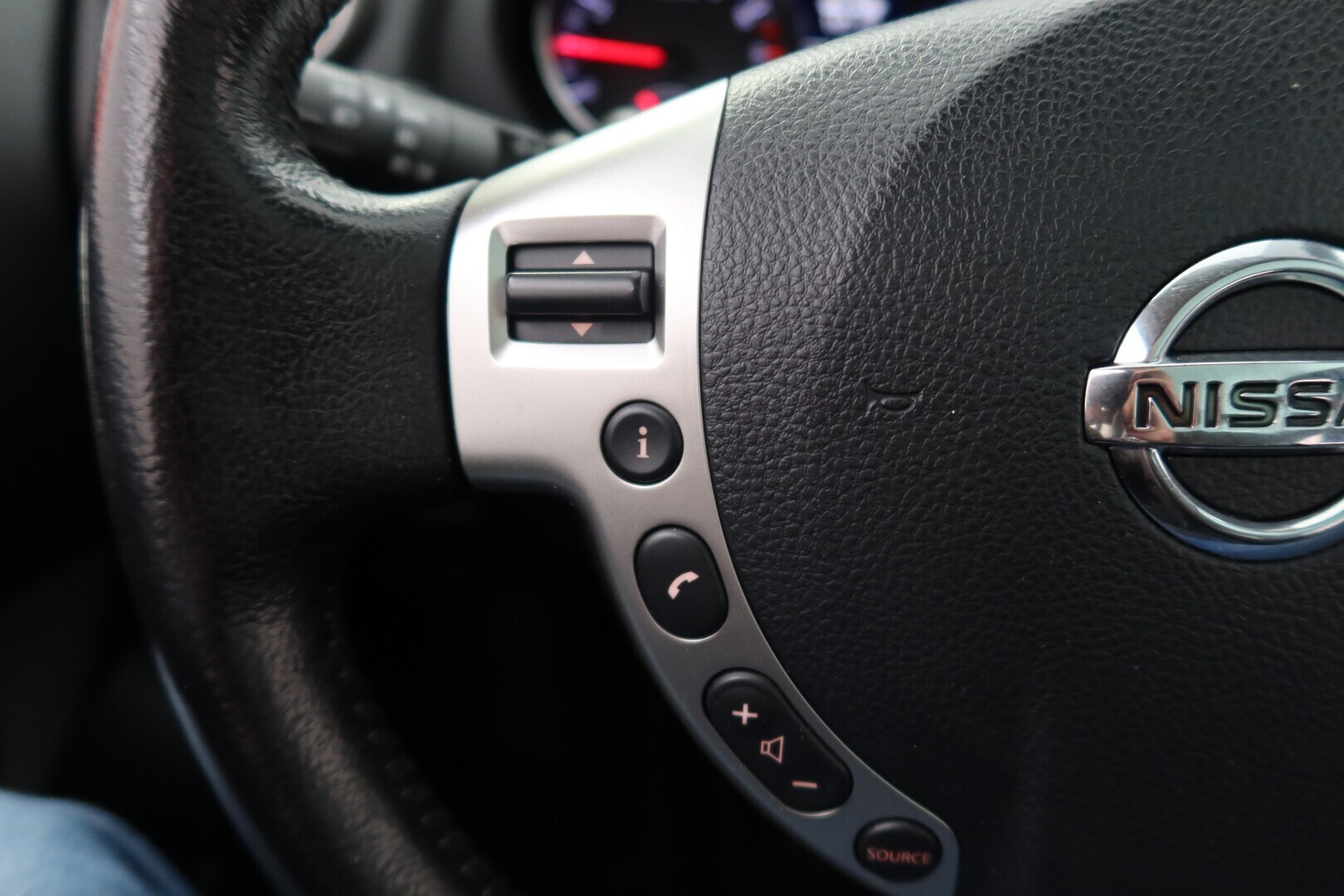 NISSAN Qashqai+2 2011