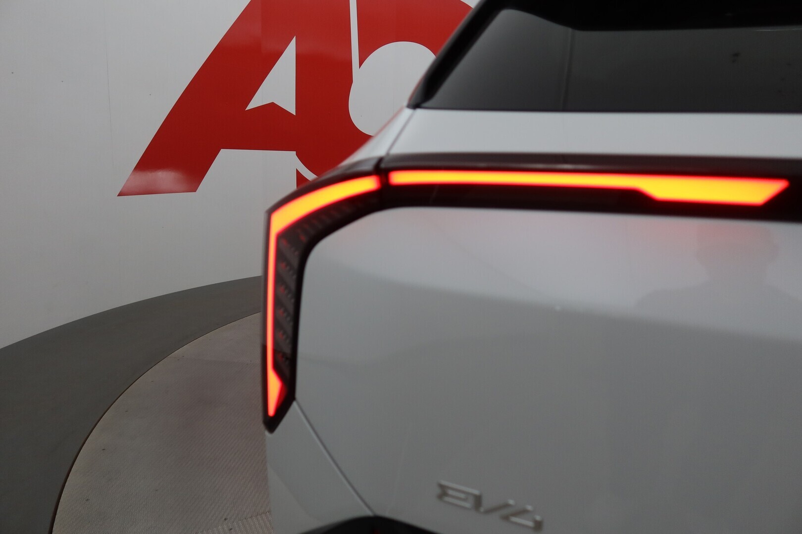 KIA EV4 2026