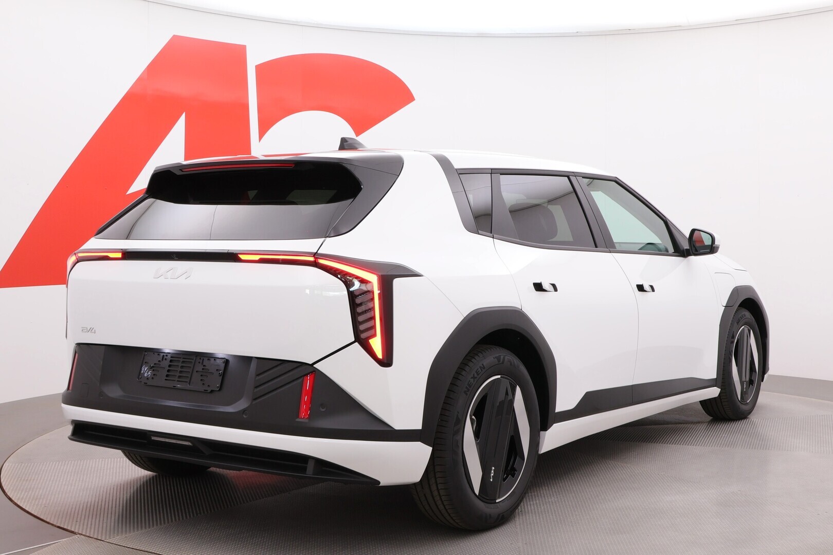 KIA EV4 2026