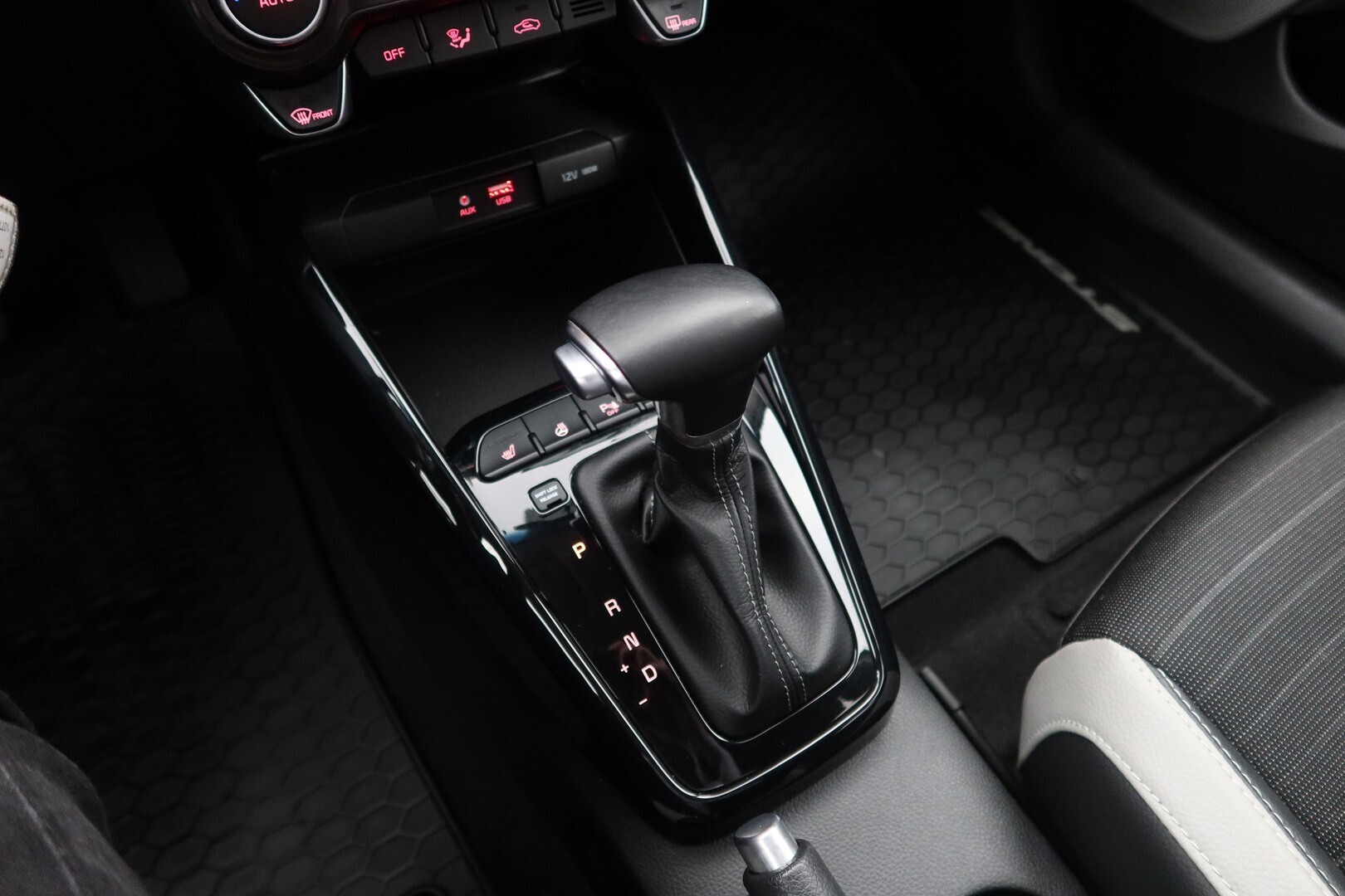 KIA STONIC 2019