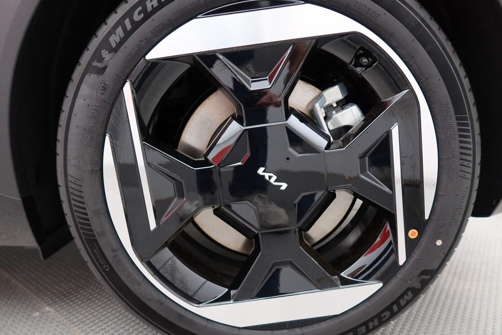 KIA EV4 2026