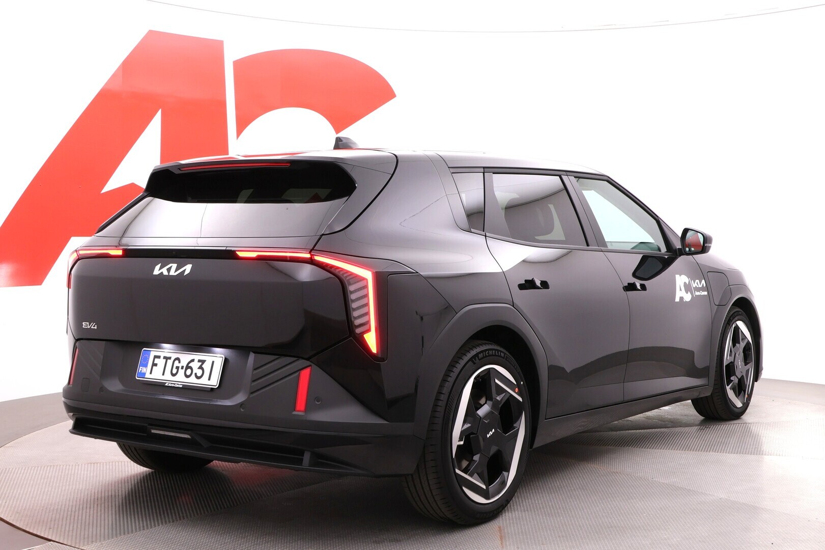 KIA EV4 2026
