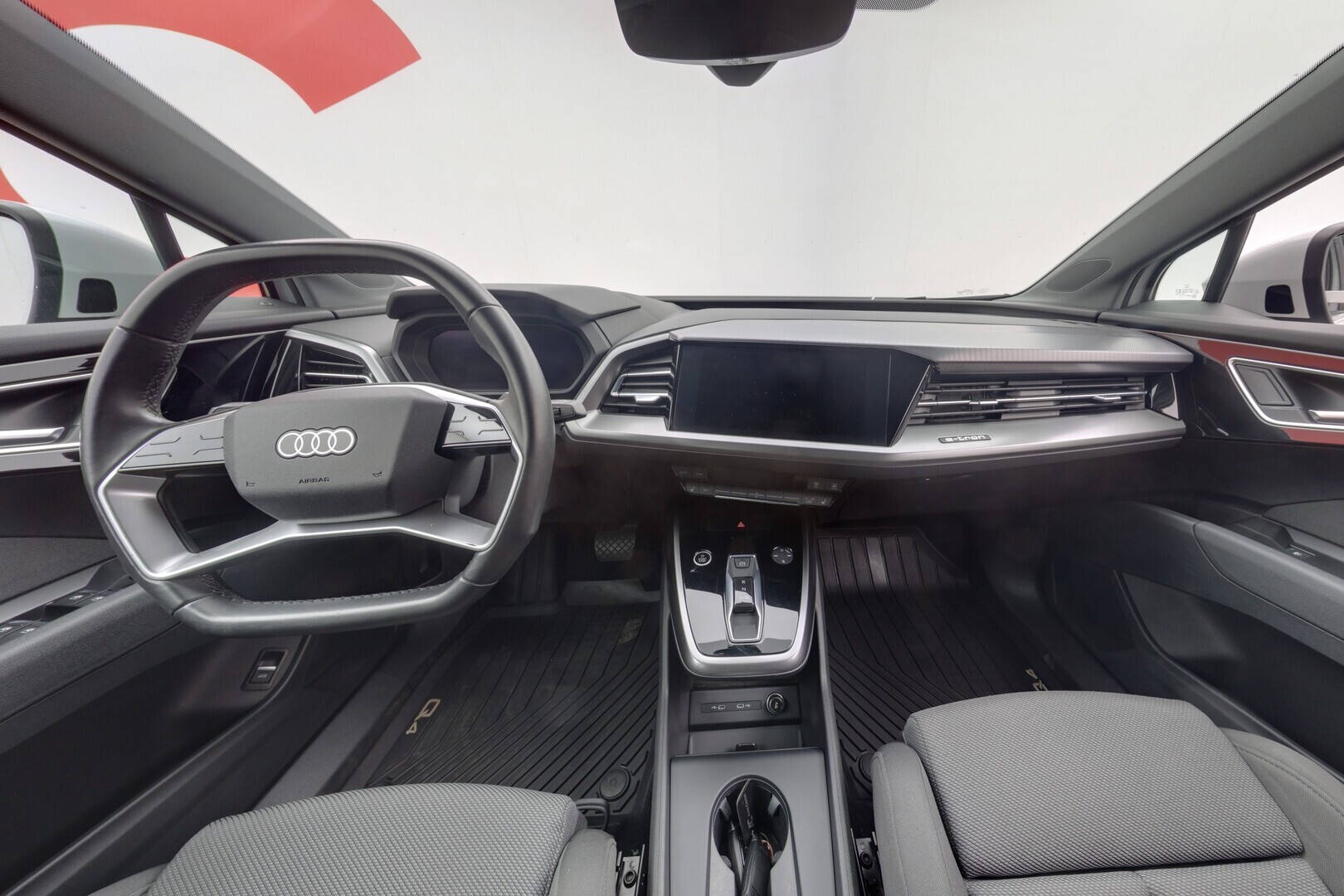 AUDI Q4 e-tron 2021