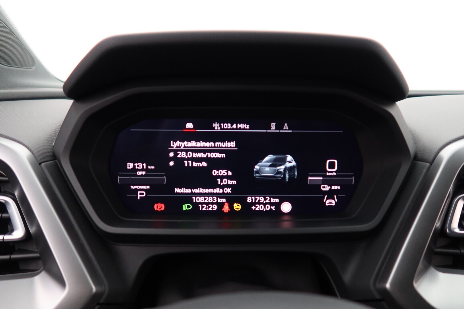 AUDI Q4 e-tron 2021
