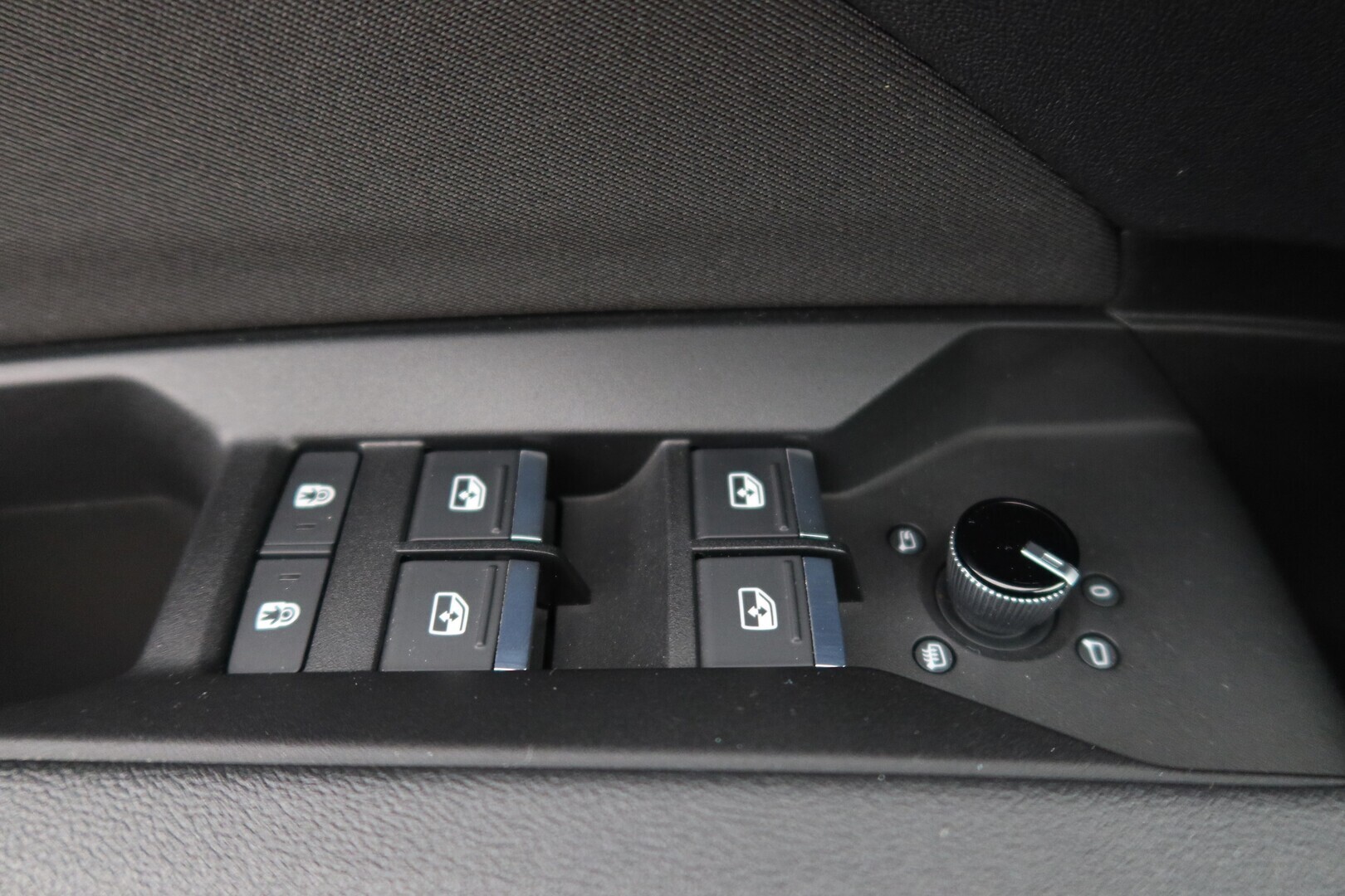 AUDI Q4 e-tron 2021