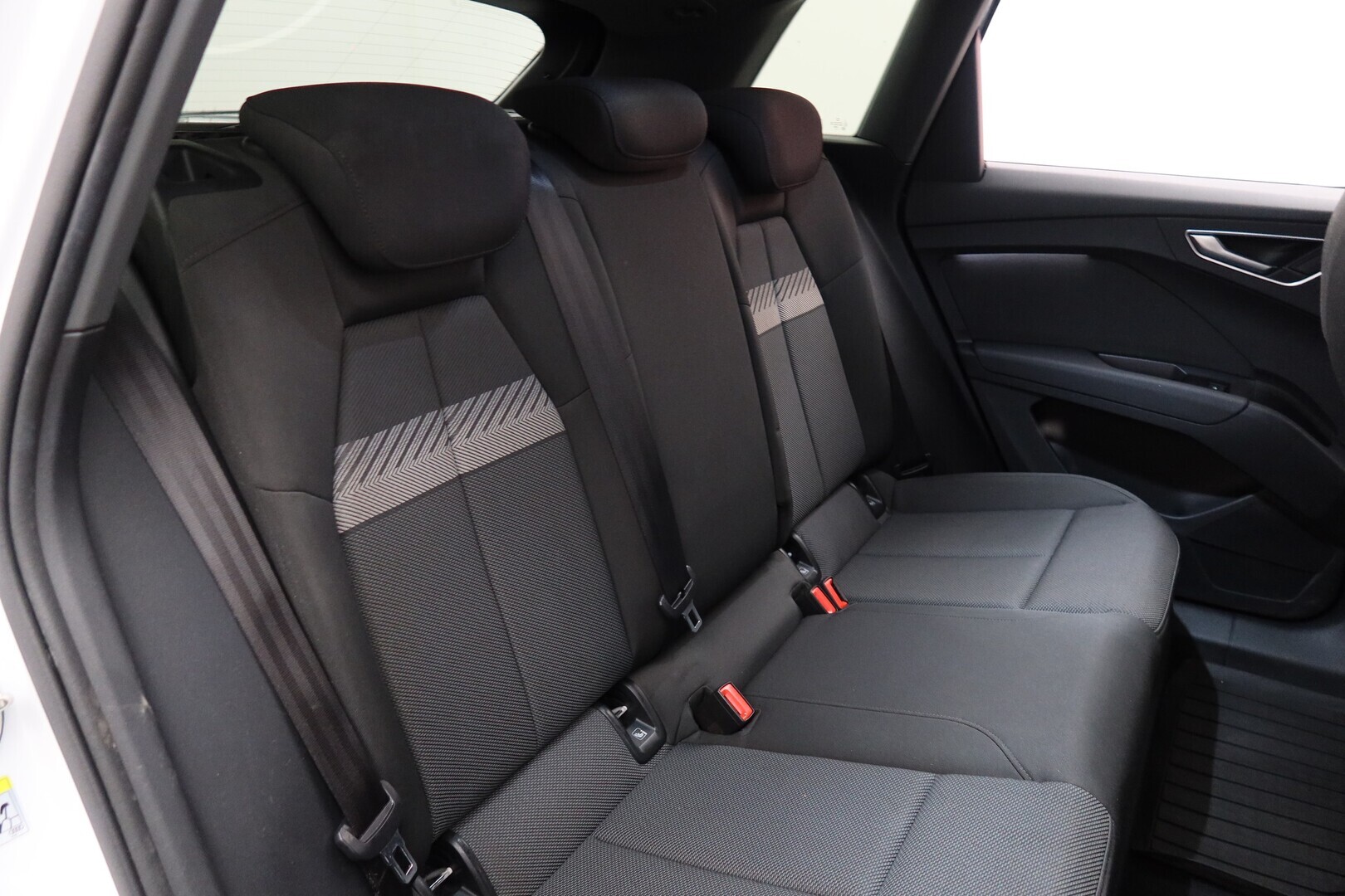 AUDI Q4 e-tron 2021