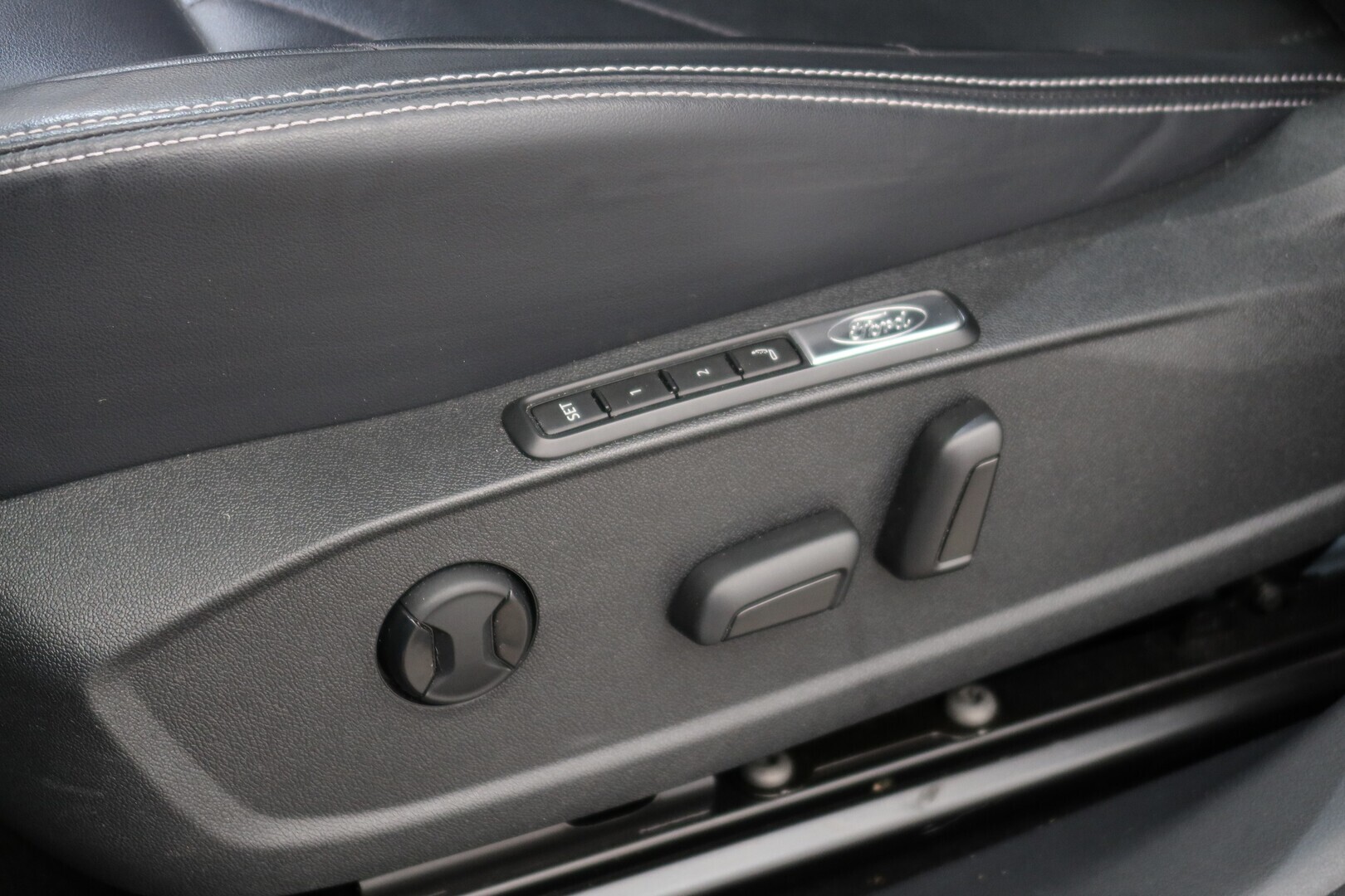 FORD Explorer 2024