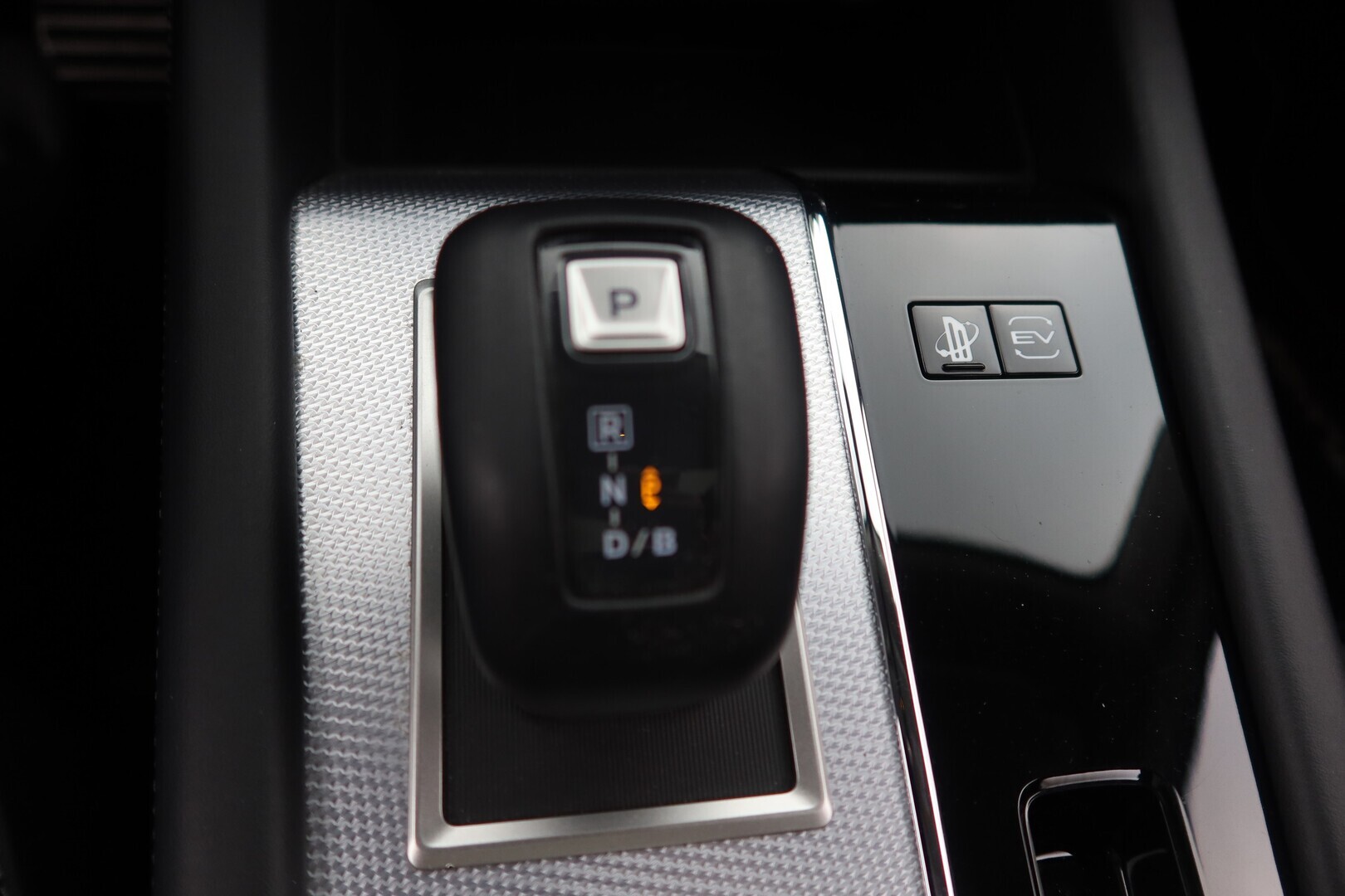 MITSUBISHI Outlander 2025
