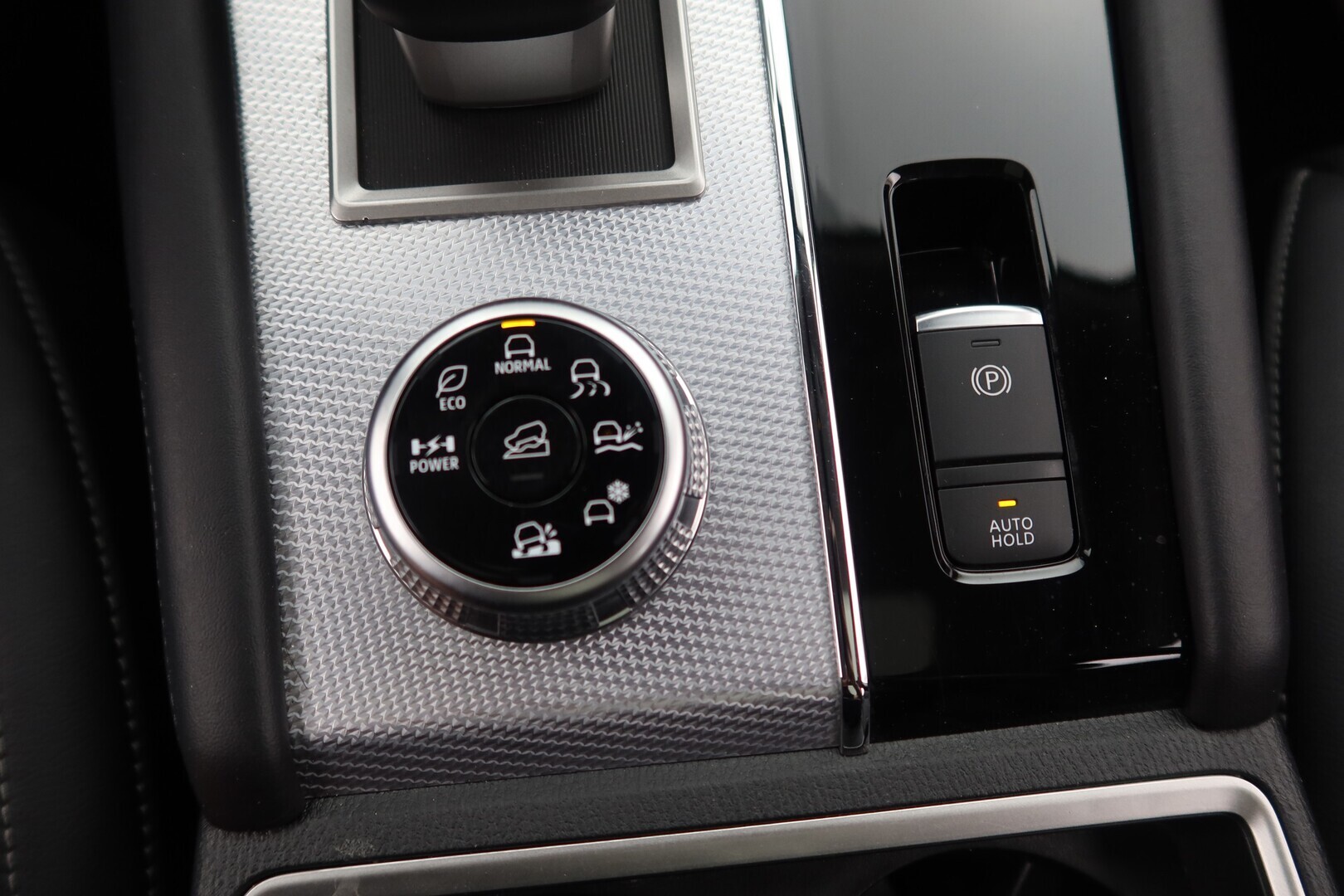 MITSUBISHI Outlander 2025