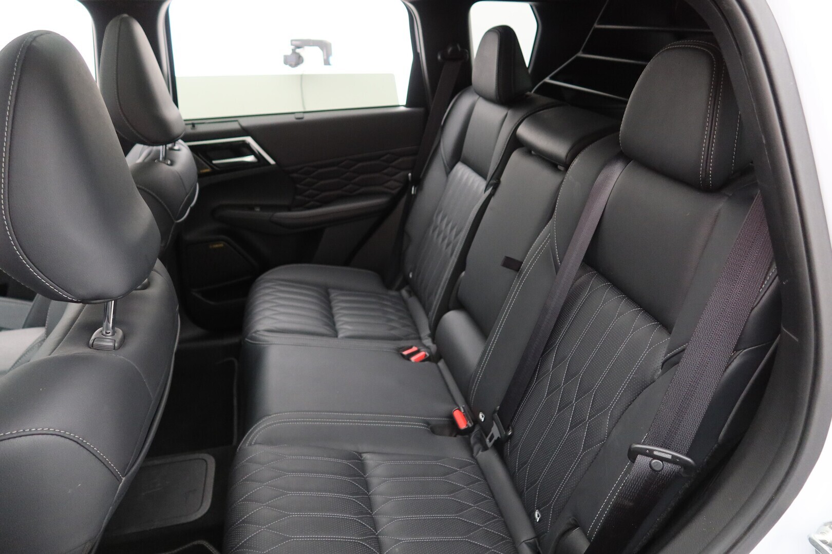 MITSUBISHI Outlander 2025