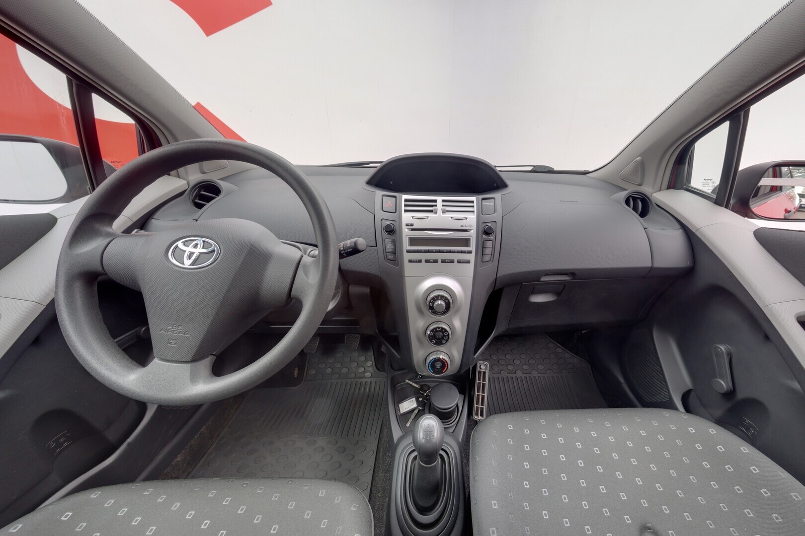 TOYOTA Yaris 2008