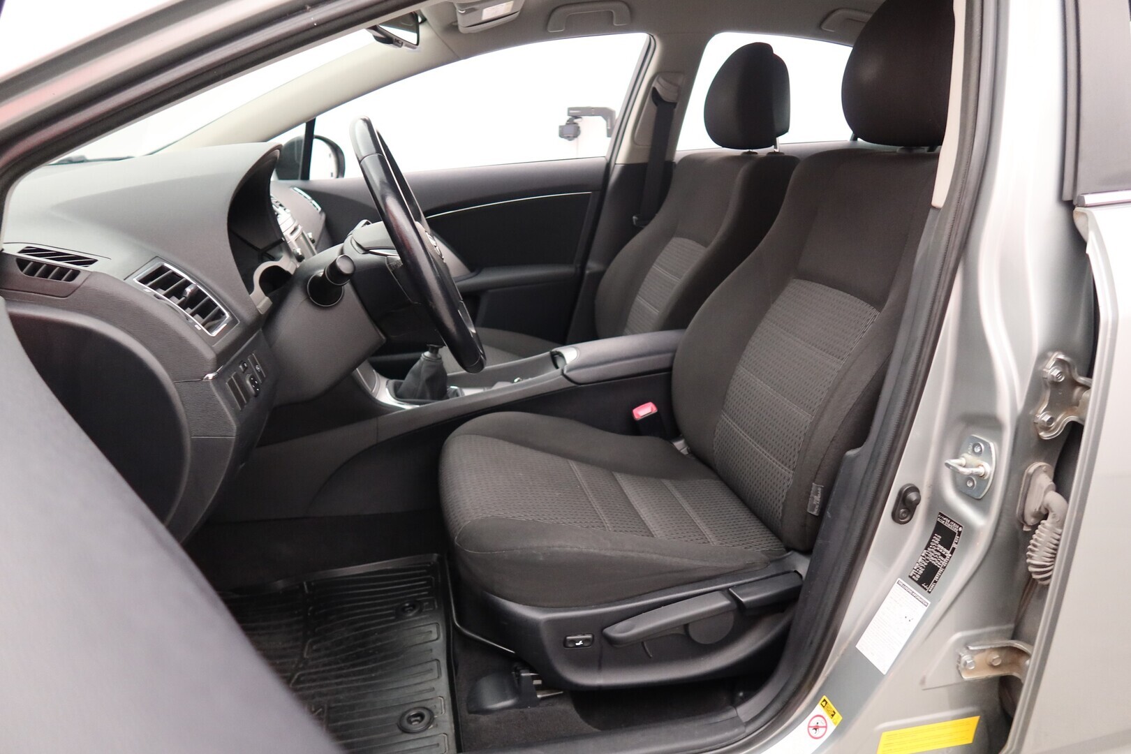 TOYOTA Avensis 2013