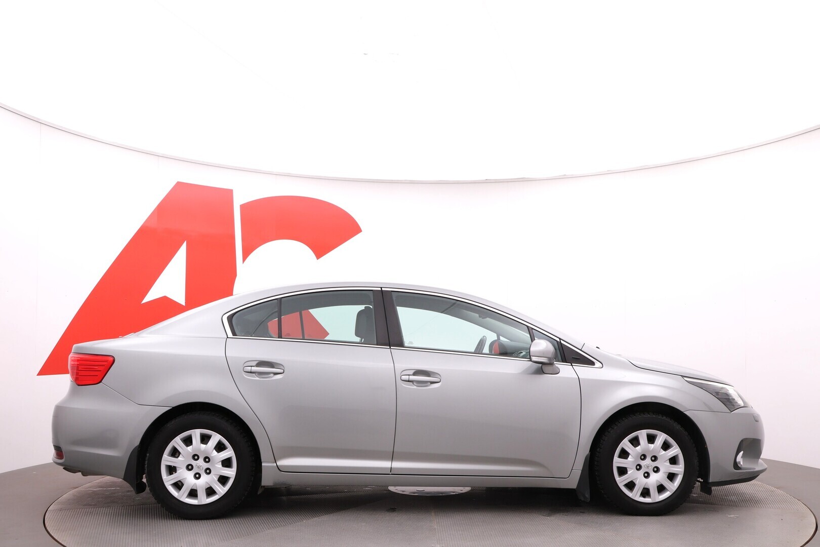 TOYOTA Avensis 2013