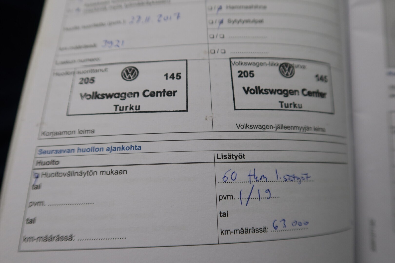 VOLKSWAGEN Touran 2016