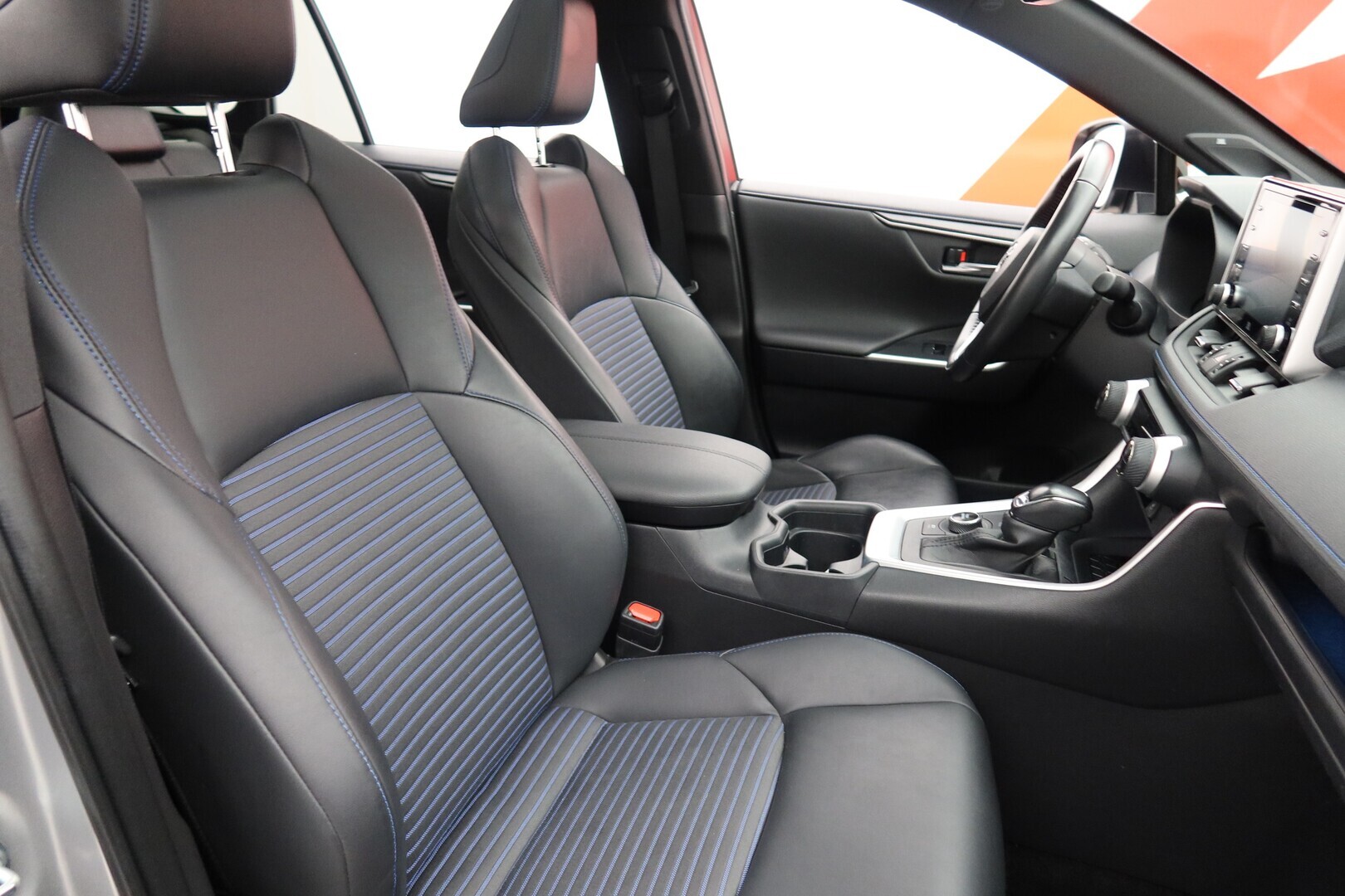 TOYOTA RAV4 2021