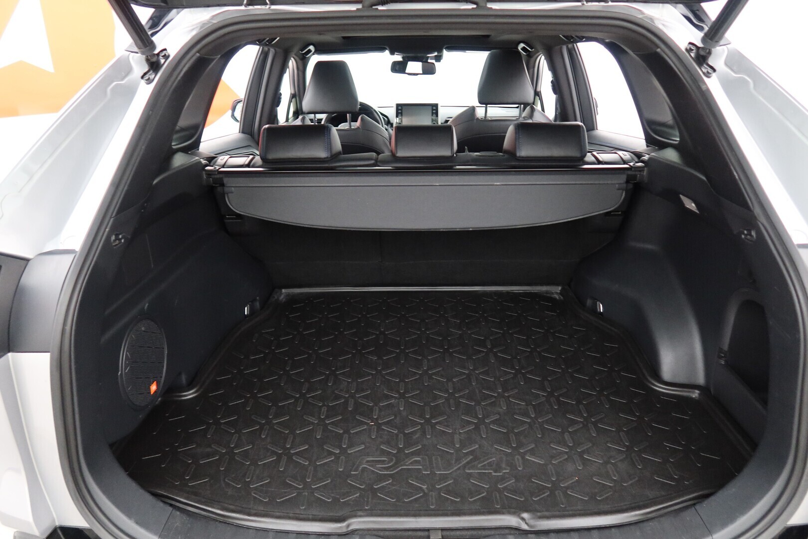 TOYOTA RAV4 2021