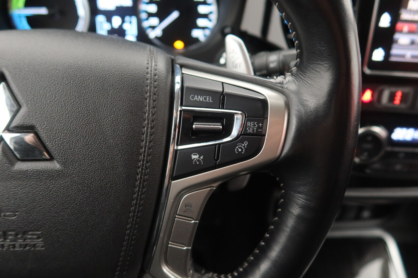 MITSUBISHI Outlander PHEV 2018