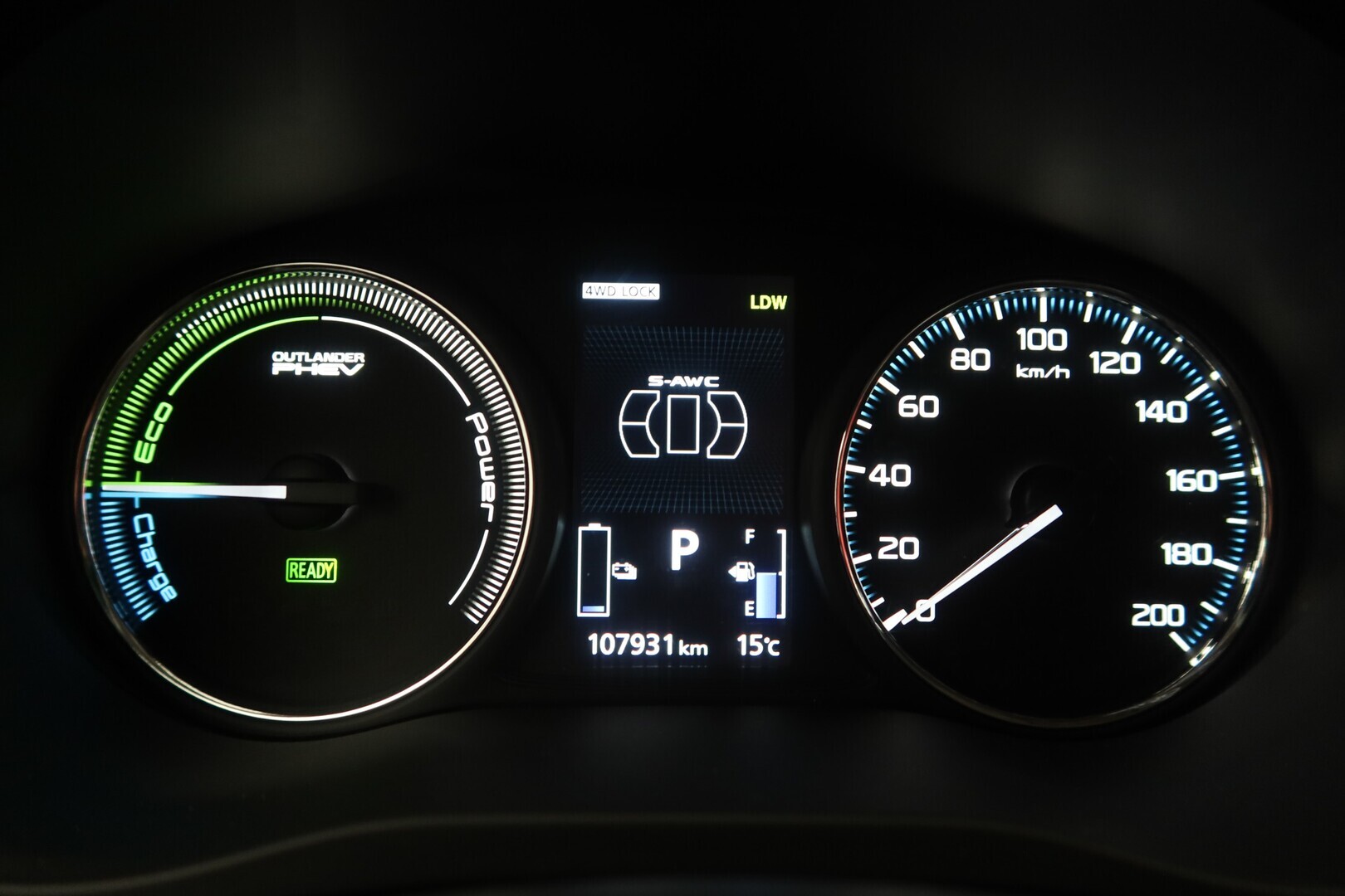 MITSUBISHI Outlander PHEV 2018