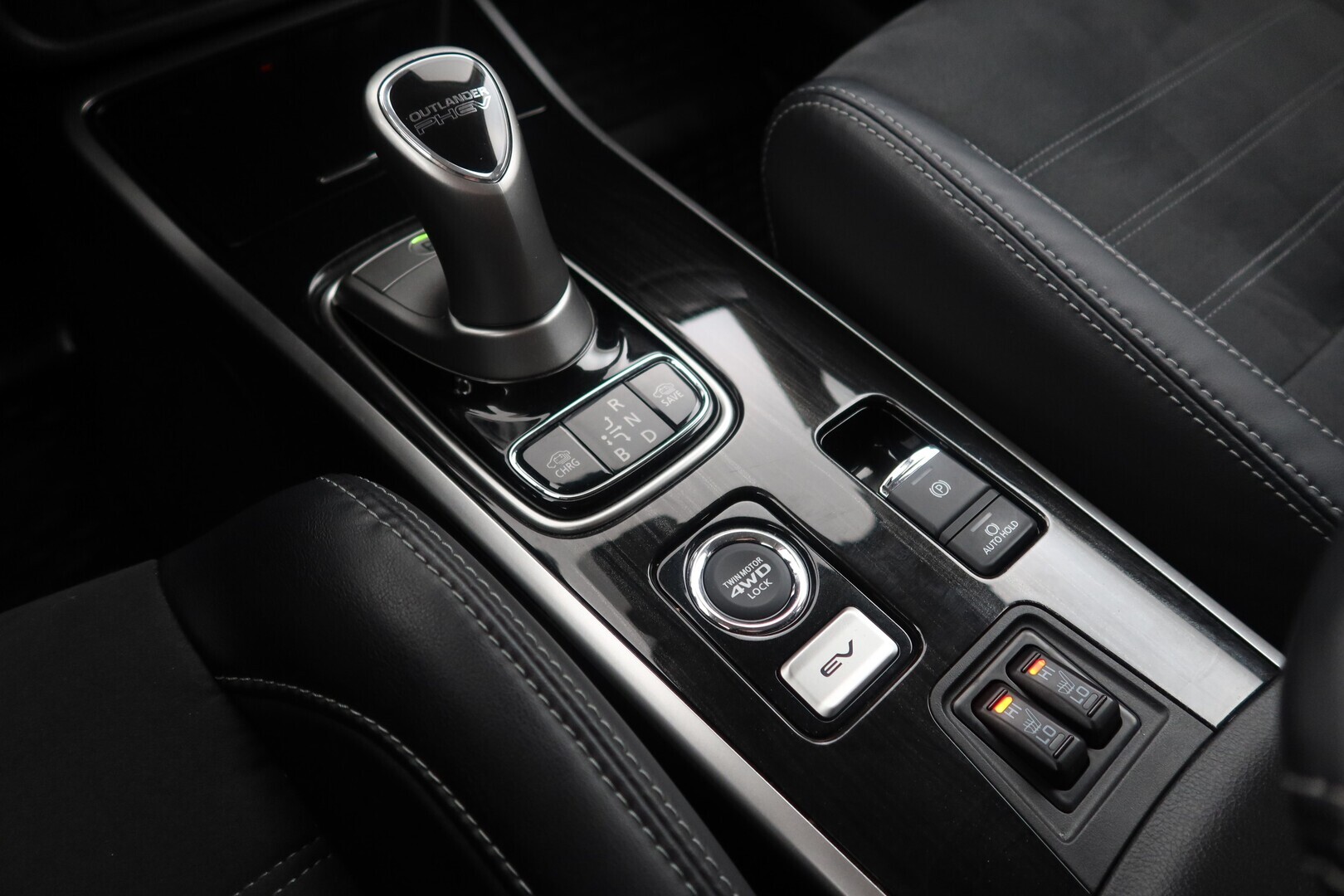 MITSUBISHI Outlander PHEV 2018