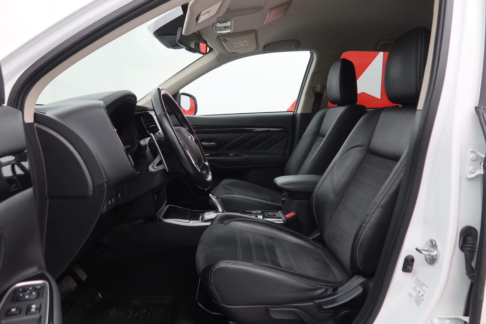 MITSUBISHI Outlander PHEV 2018