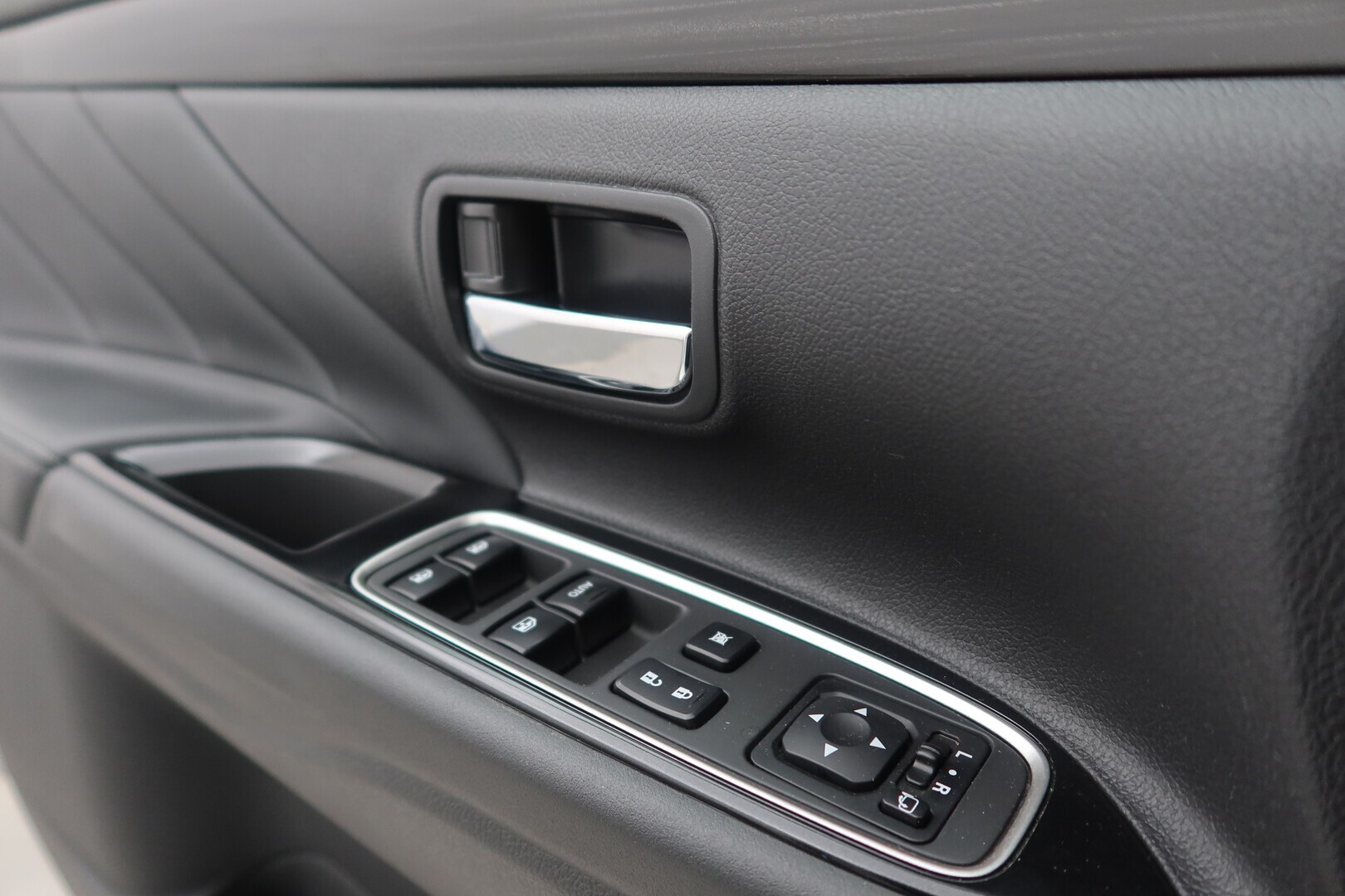 MITSUBISHI Outlander PHEV 2018