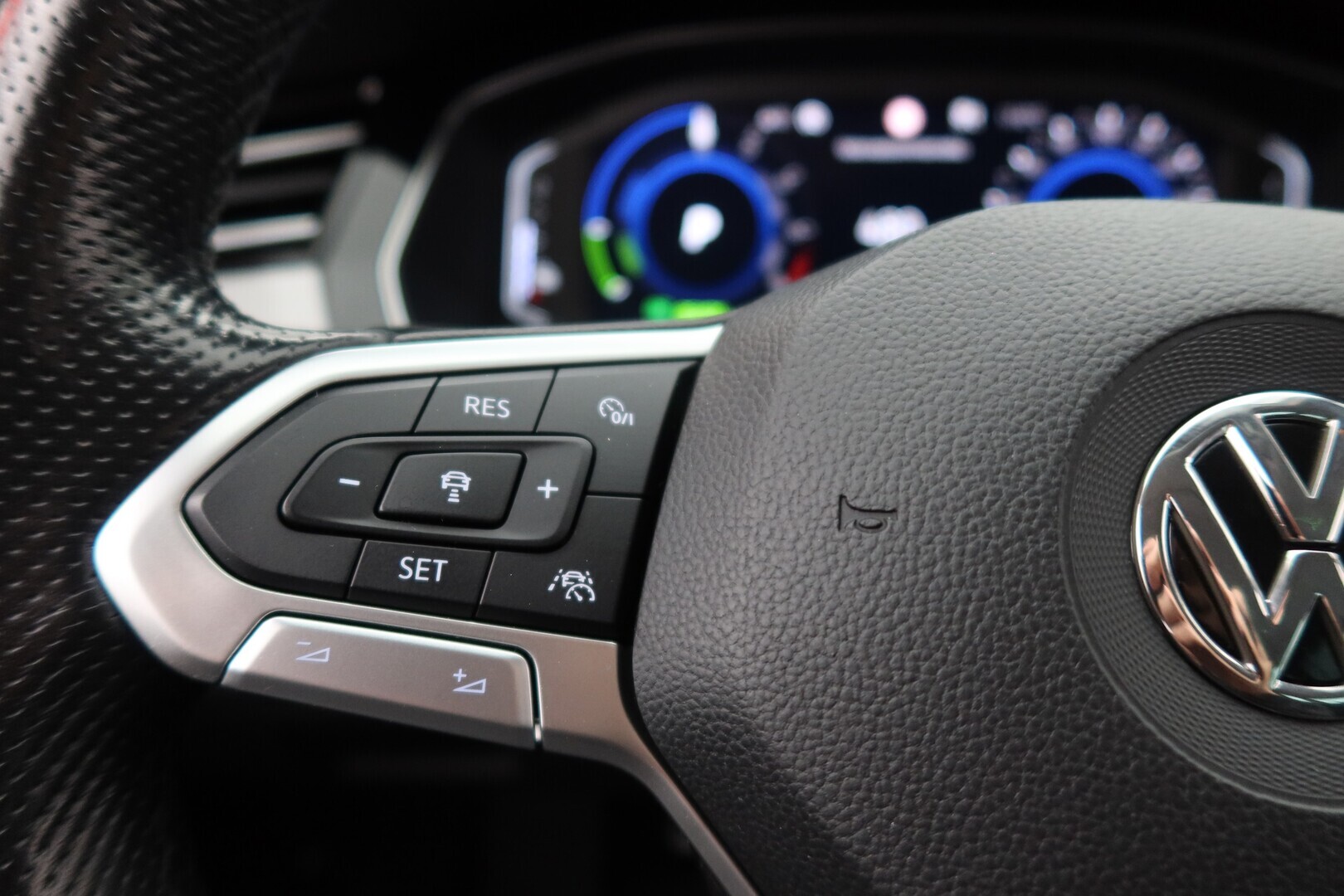 VOLKSWAGEN Passat 2019