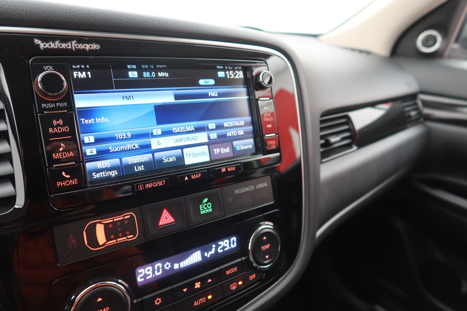 MITSUBISHI Outlander PHEV 2018