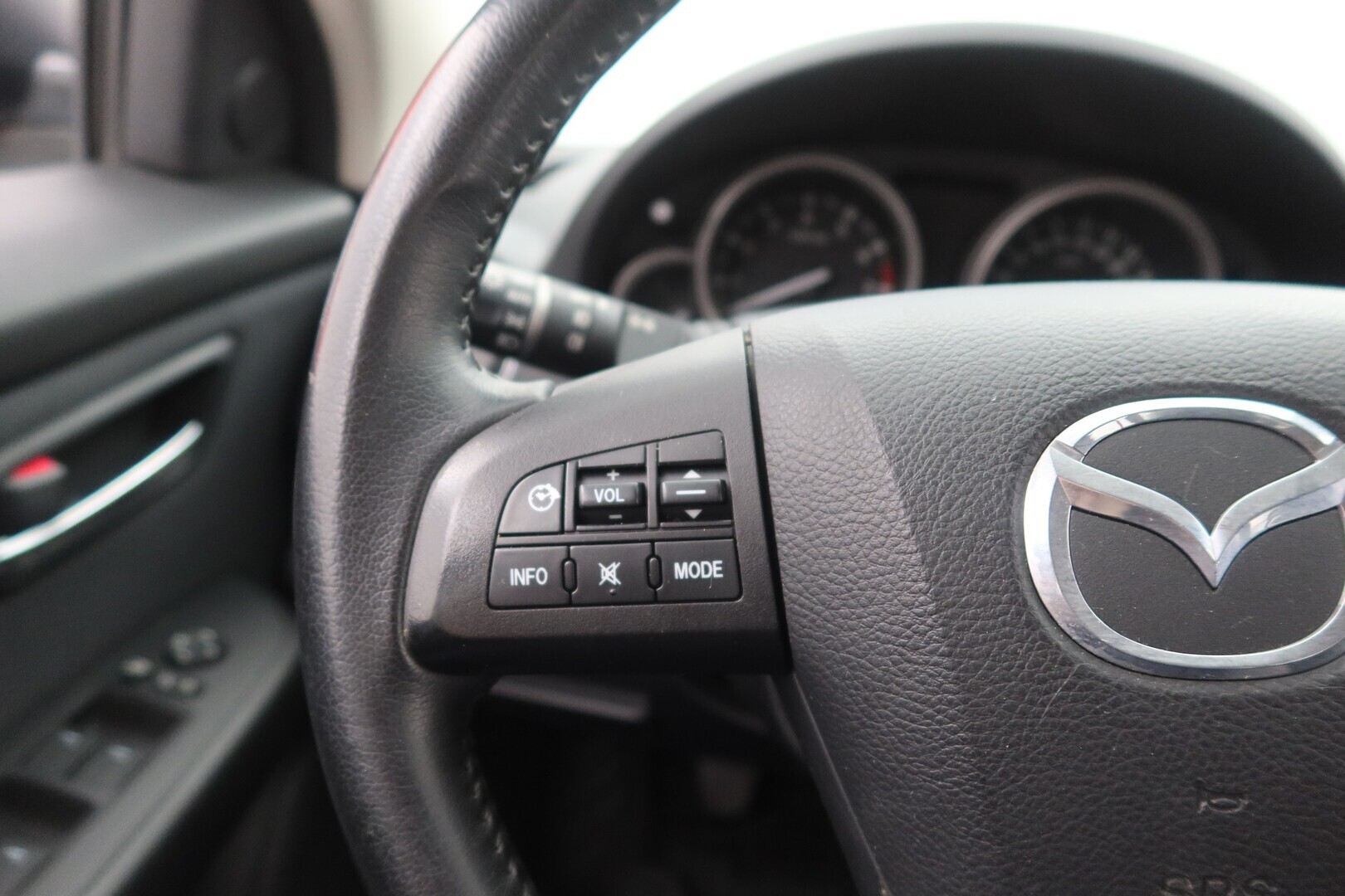 MAZDA 6 2011