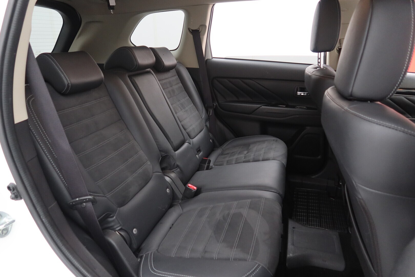 MITSUBISHI Outlander PHEV 2019