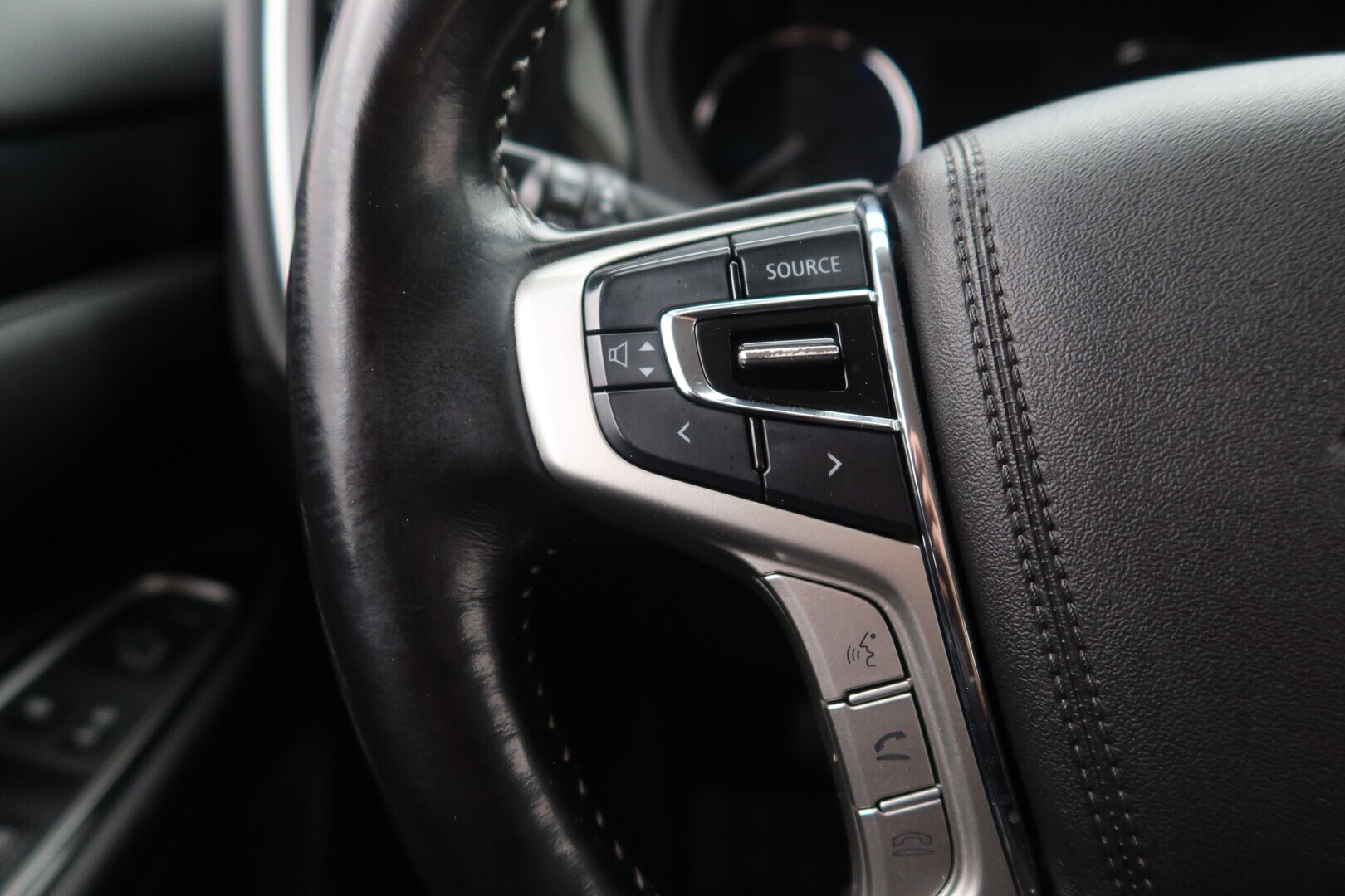 MITSUBISHI Outlander PHEV 2019